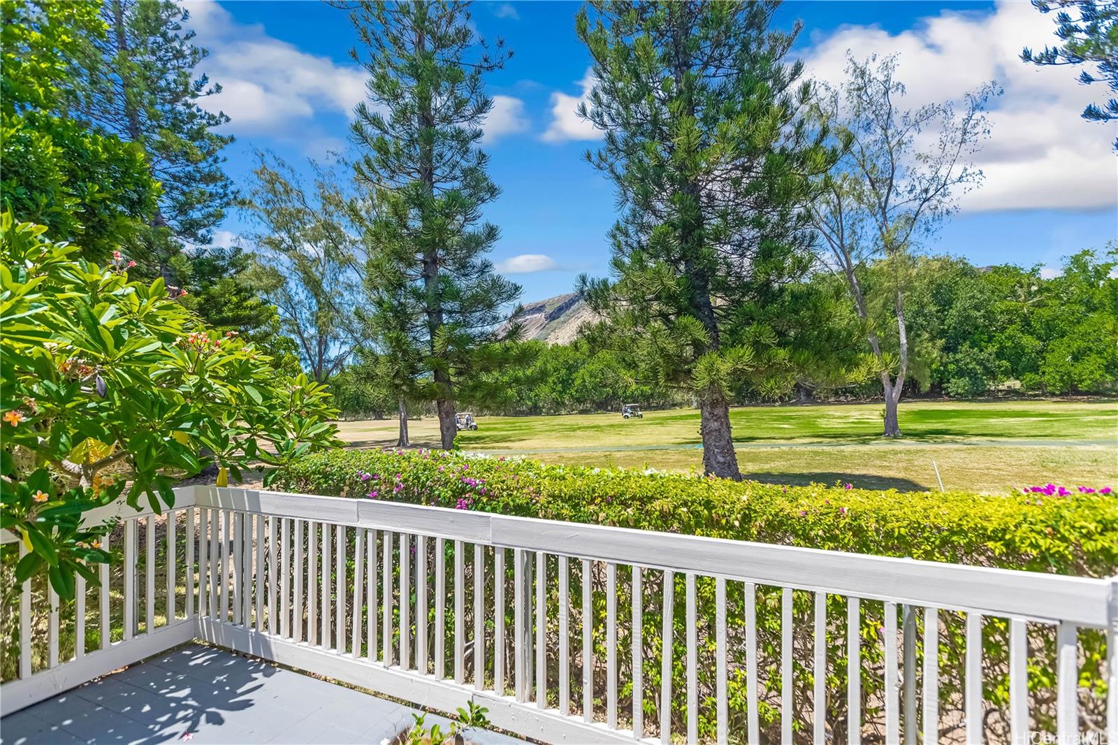 359  Holokai Place Laulima, Hawaii Kai home - photo 2 of 25