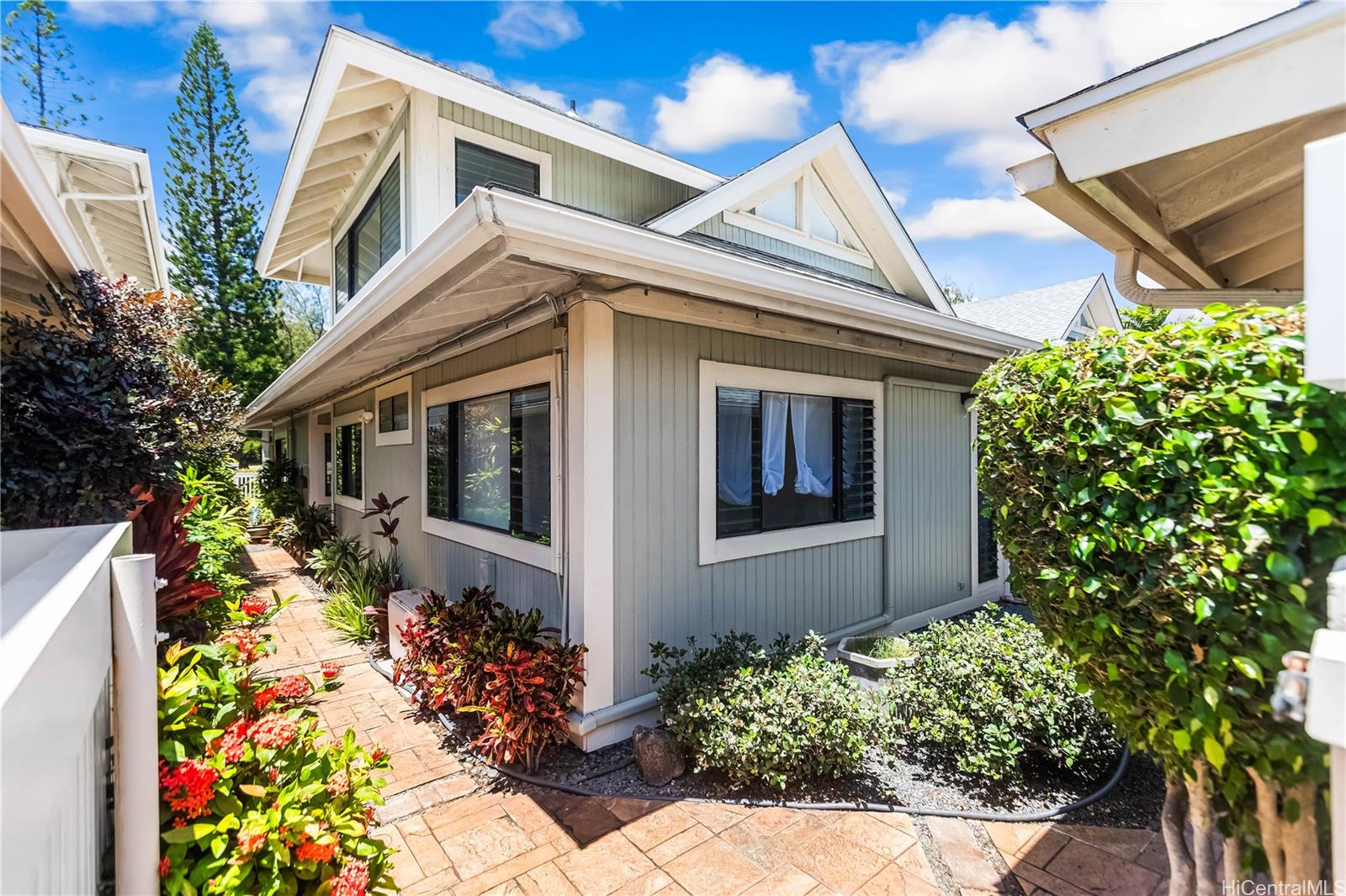 359  Holokai Place Laulima, Hawaii Kai home - photo 7 of 25