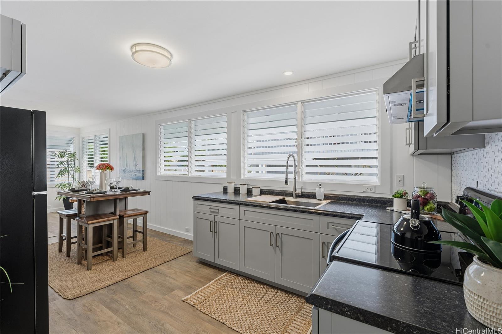 360  Hualani Street Coconut Grove, Kailua home - photo 9 of 25