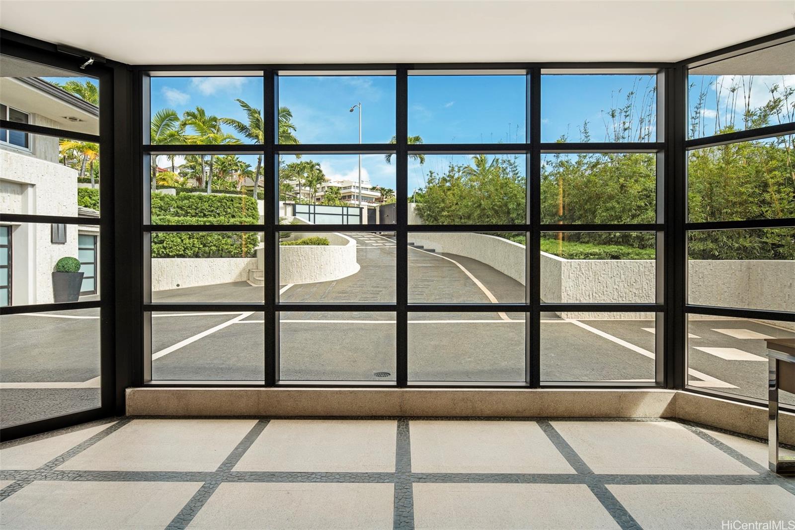 360  Puuikena Drive Hawaii Loa Ridge, Diamond Head home - photo 22 of 24