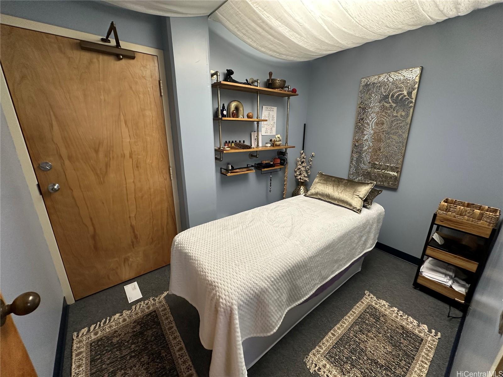 3615 Harding Ave Honolulu Oahu commercial real estate photo11 of 14