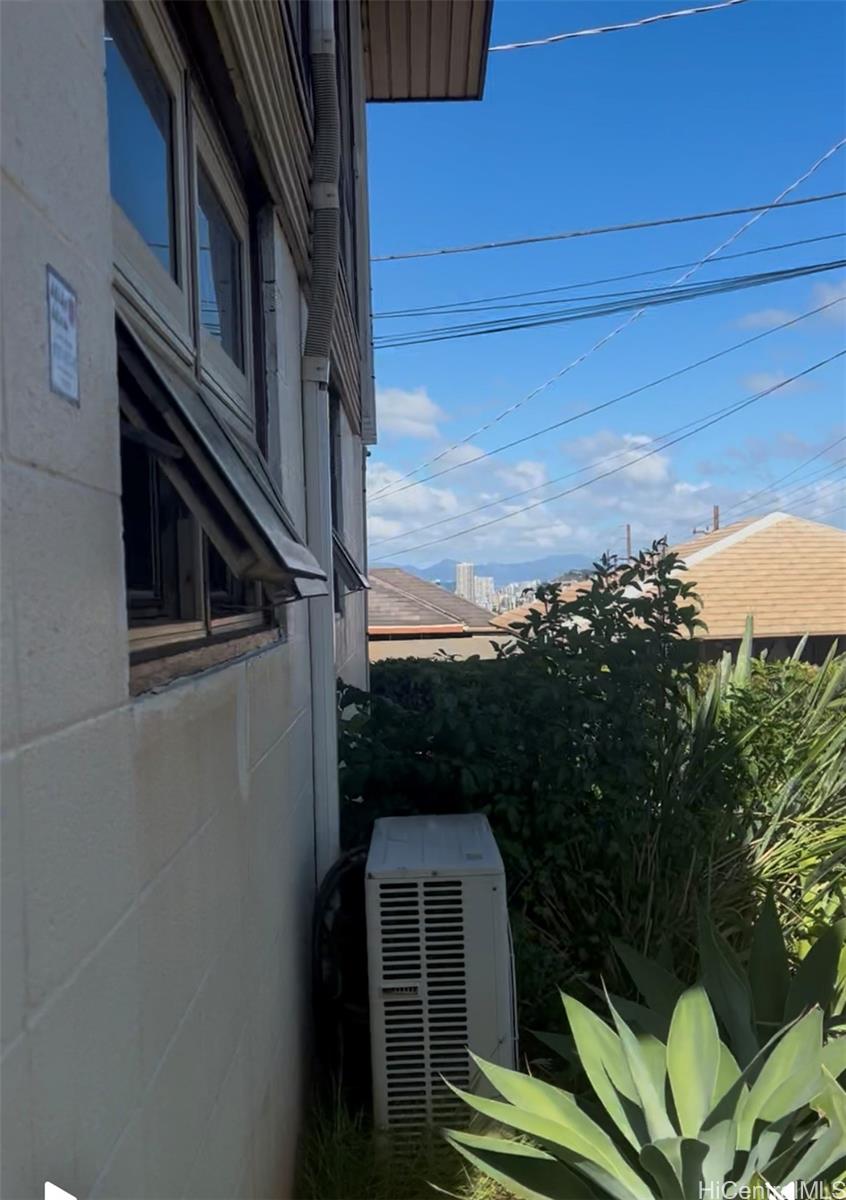 3625  Pahoa Ave Kaimuki, Diamond Head home - photo 3 of 11