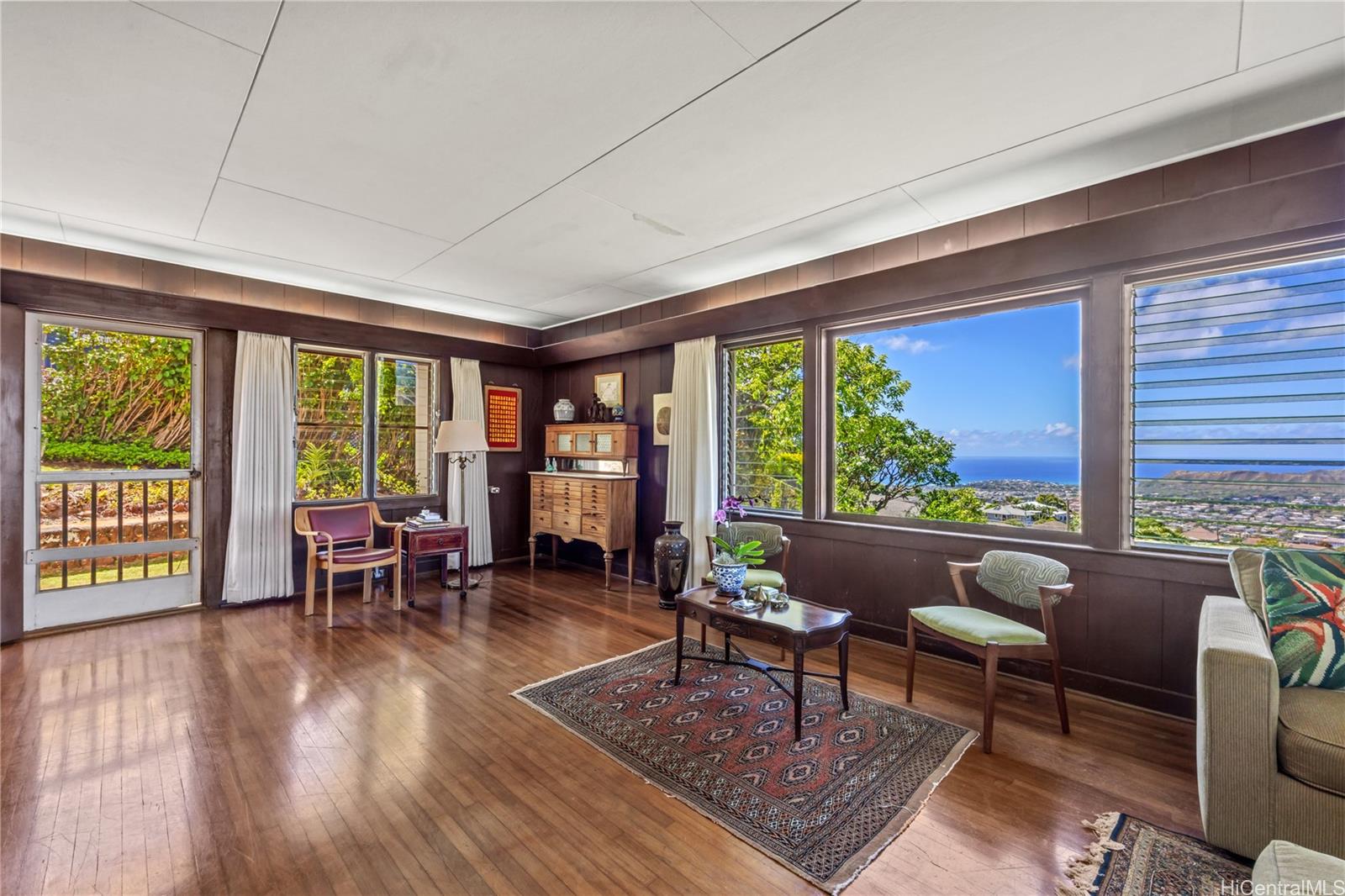 3637  Nihipali Place Maunalani Heights, Diamond Head home - photo 4 of 23