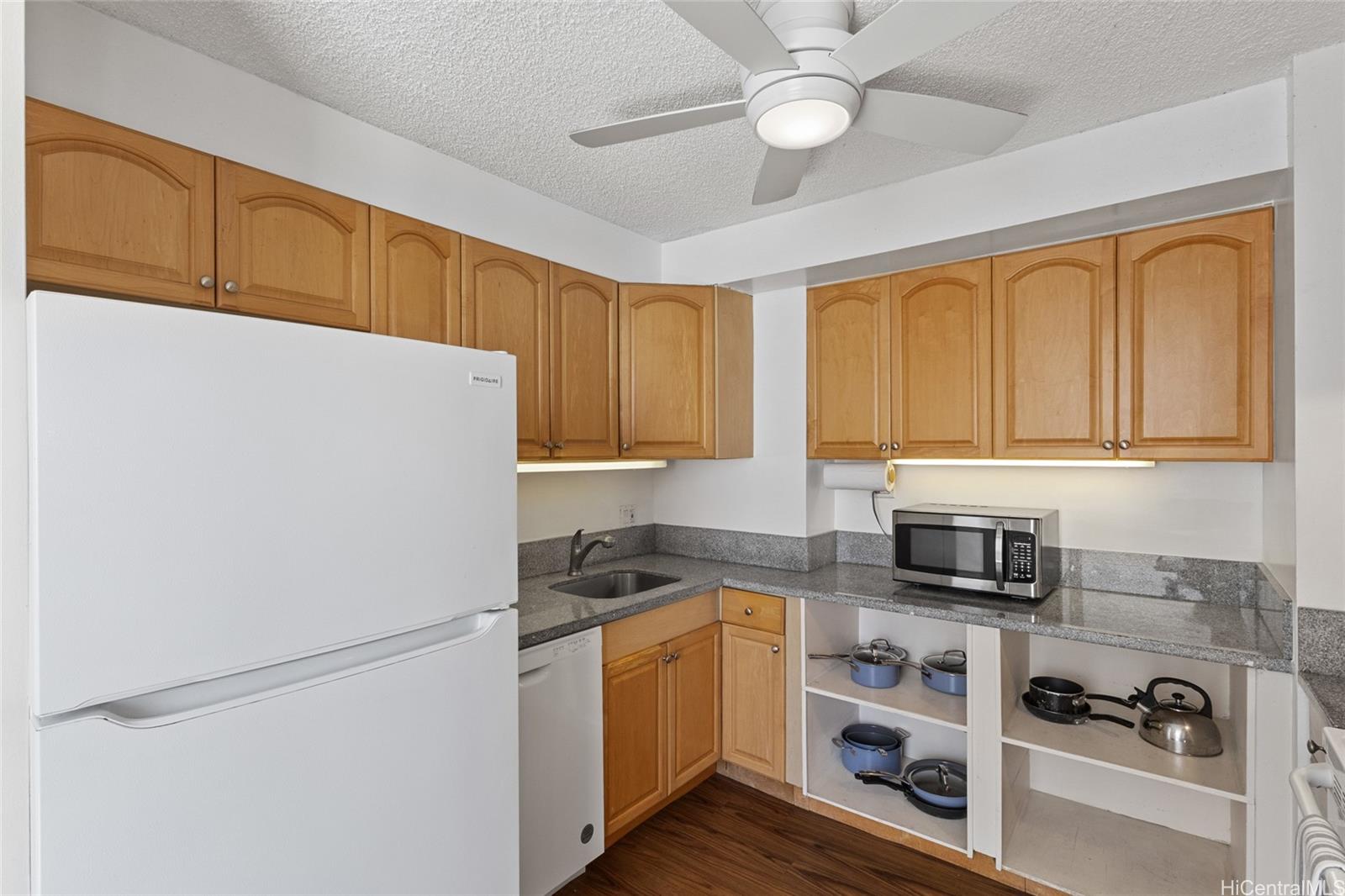 Marine Surf Waikiki condo # 1211, Honolulu, Hawaii - photo 5 of 17