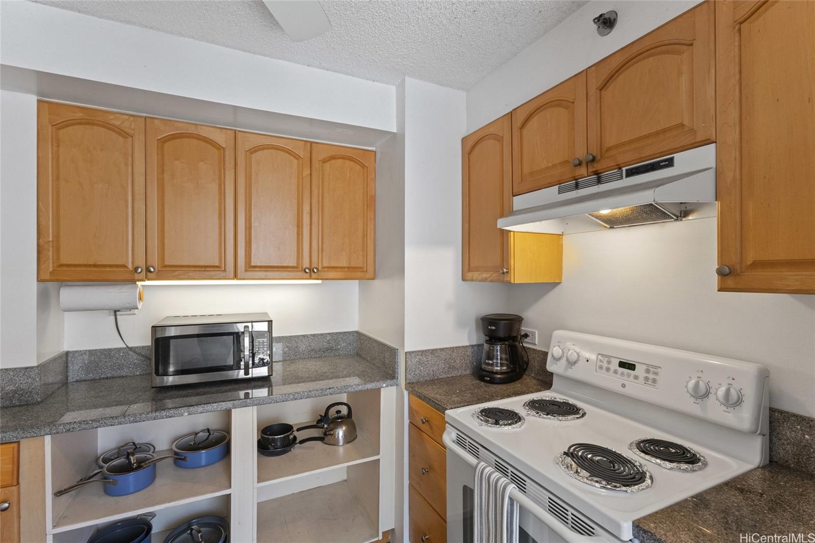 Marine Surf Waikiki condo # 1211, Honolulu, Hawaii - photo 6 of 17