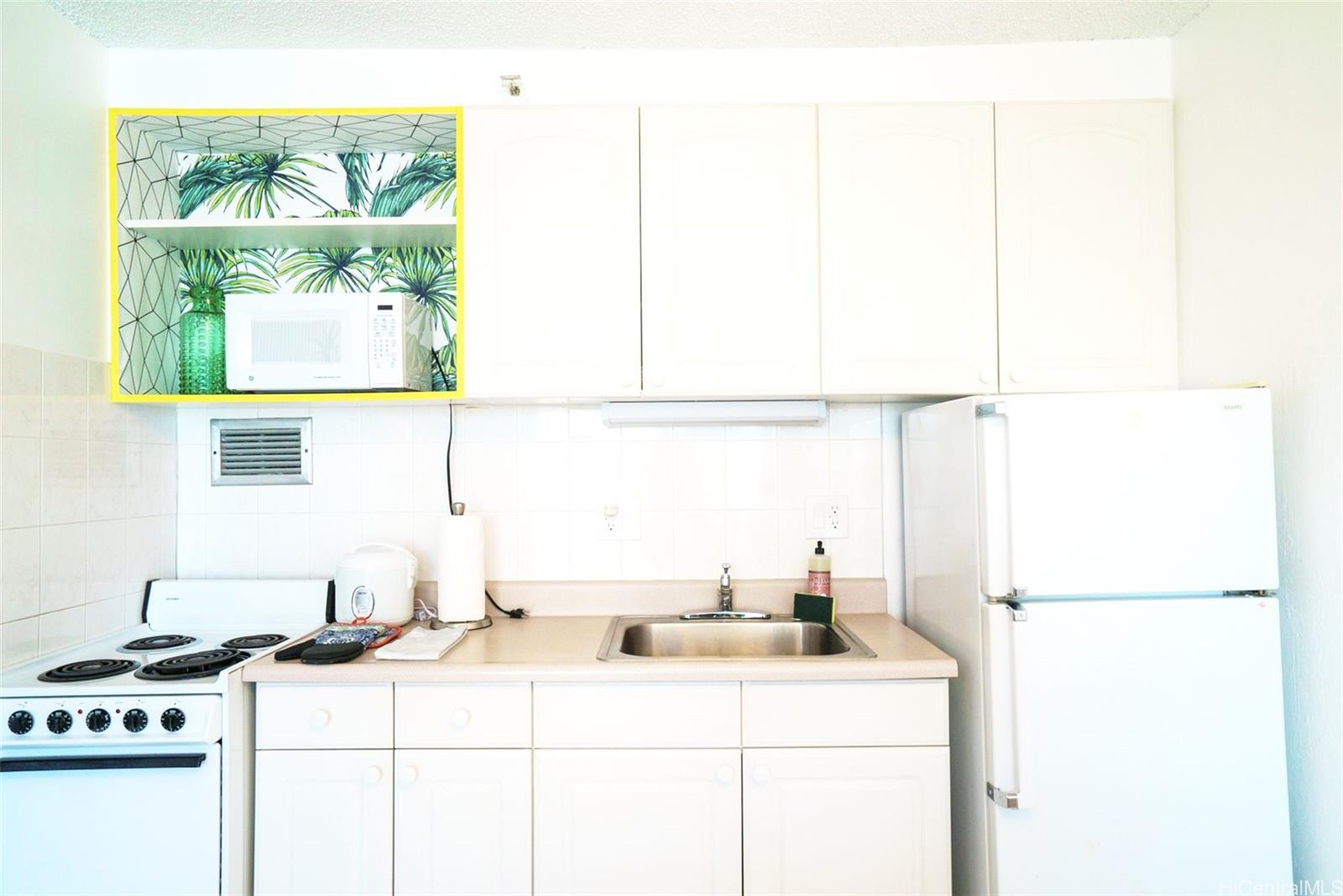 Marine Surf Waikiki condo # 1302, Honolulu, Hawaii - photo 5 of 9