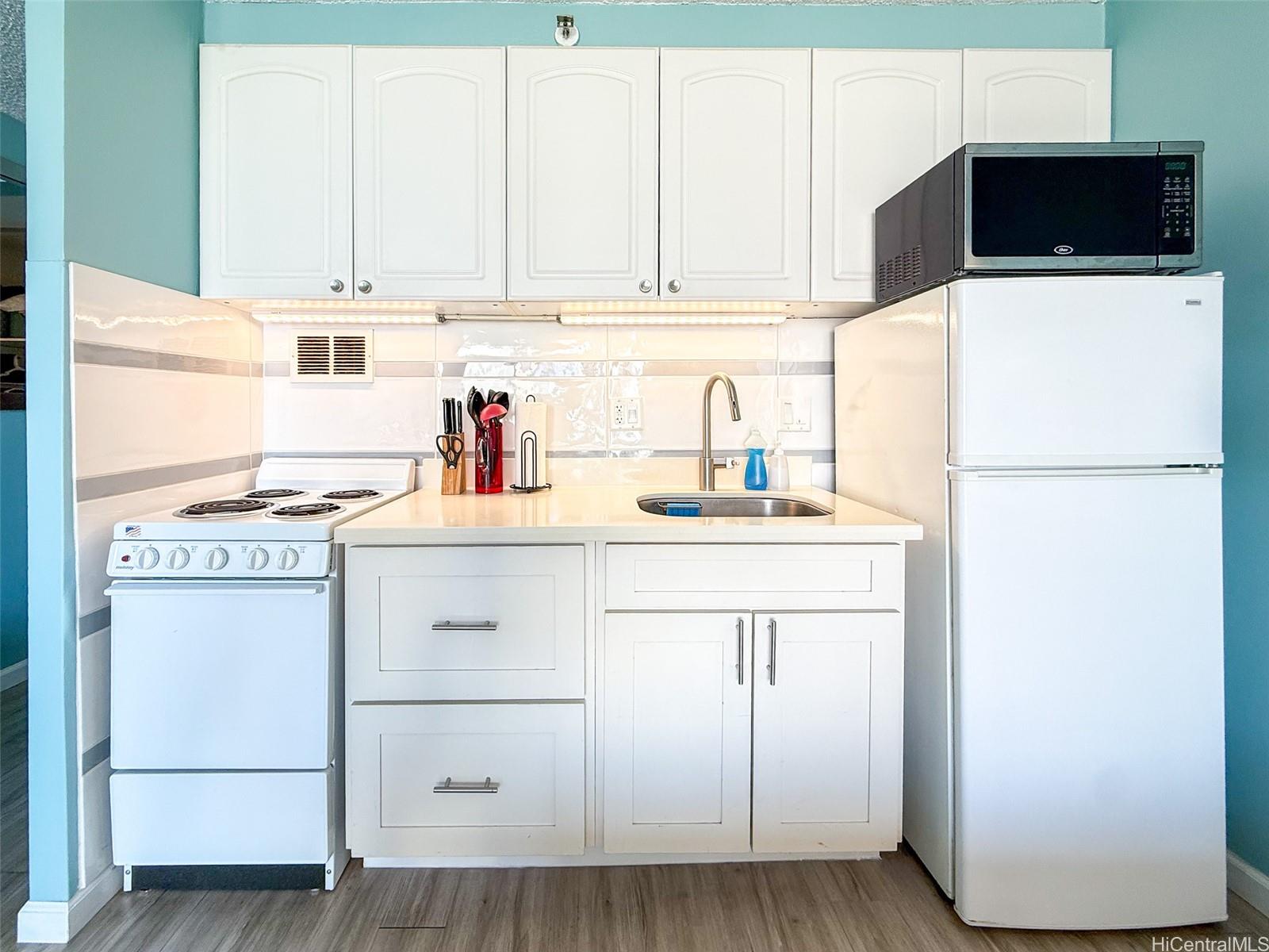 Marine Surf Waikiki condo # 1306, Honolulu, Hawaii - photo 8 of 20