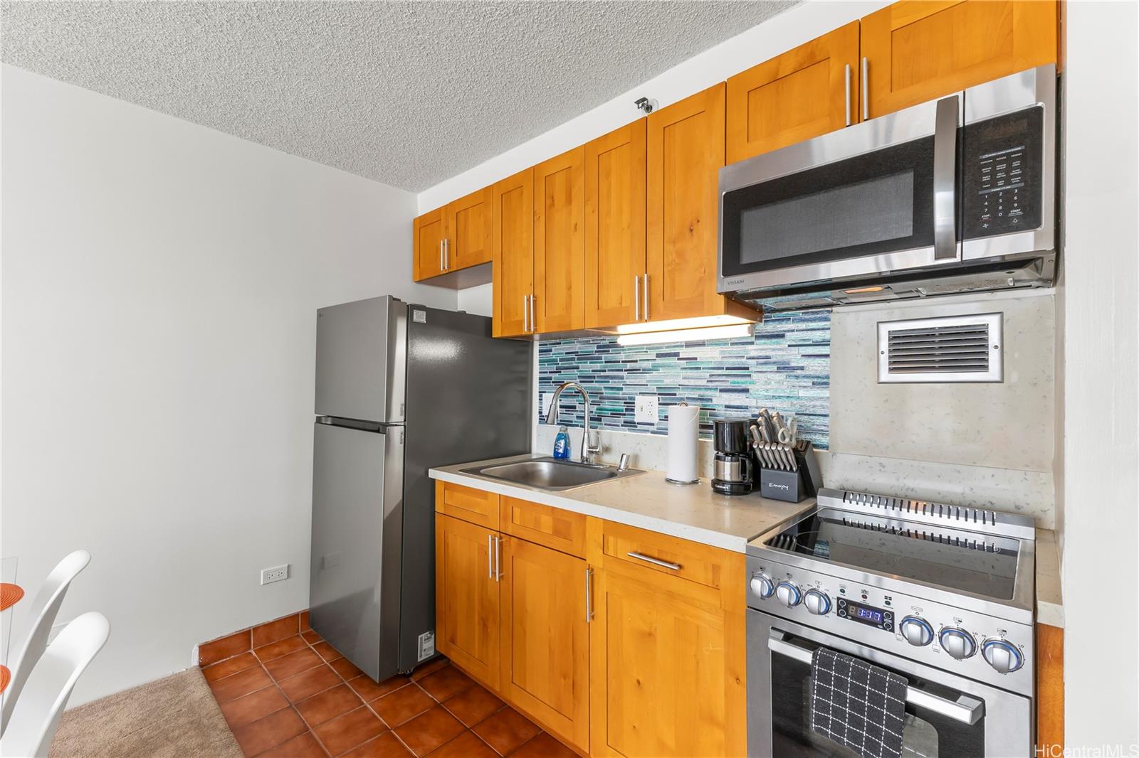 Marine Surf Waikiki condo # 1808, Honolulu, Hawaii - photo 6 of 11