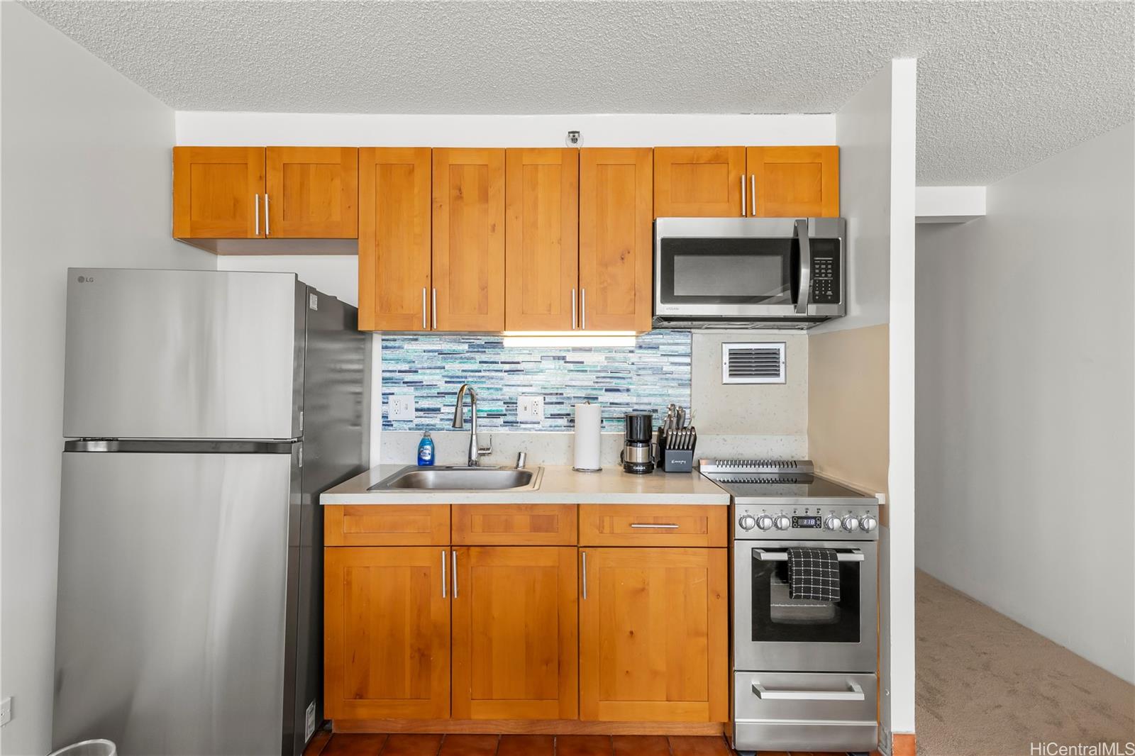 Marine Surf Waikiki condo # 1808, Honolulu, Hawaii - photo 7 of 11