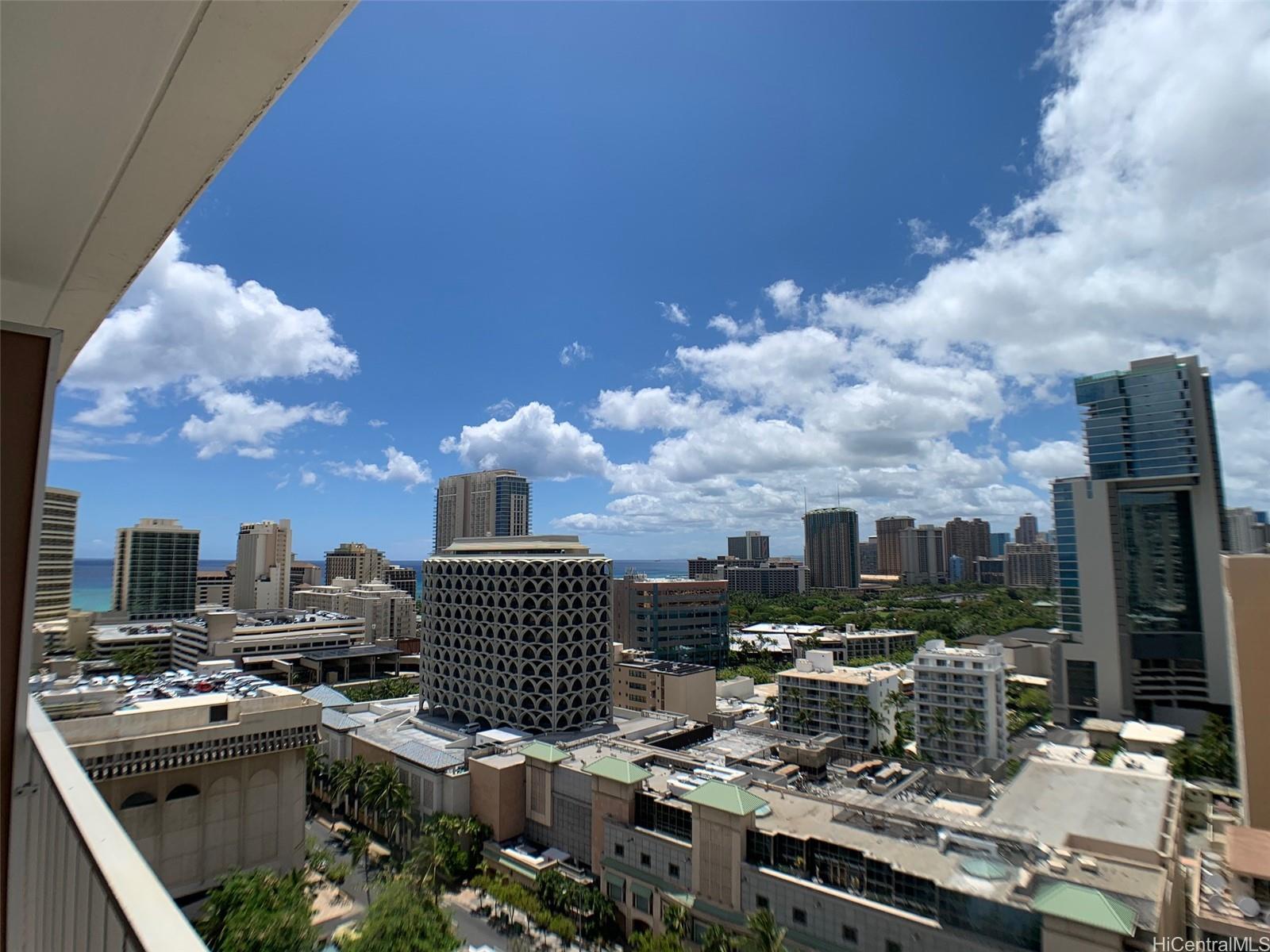 364 Seaside Ave Honolulu - Rental - photo 6 of 11