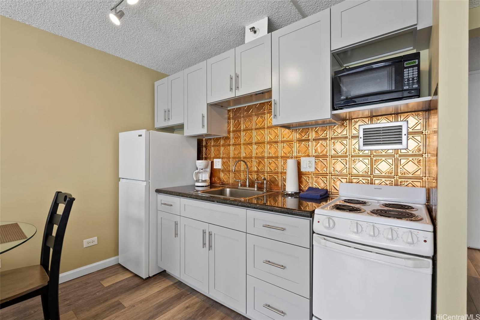 Marine Surf Waikiki condo # 509, Honolulu, Hawaii - photo 7 of 21