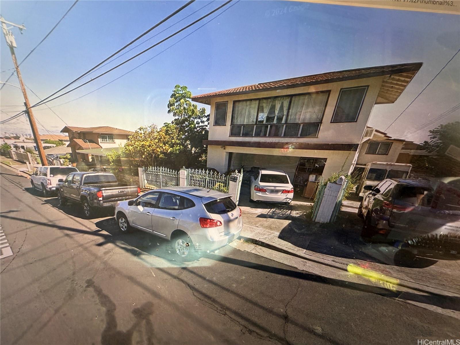 3647  Likini Street Aliamanu, Honolulu home - photo 2 of 8