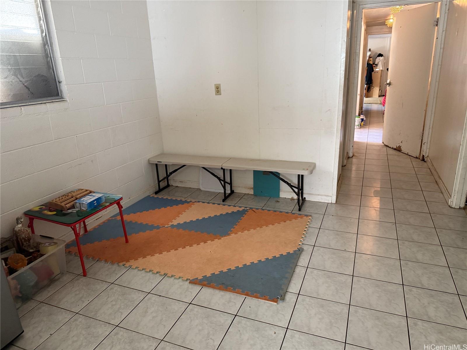 3647  Likini Street Aliamanu, Honolulu home - photo 5 of 8