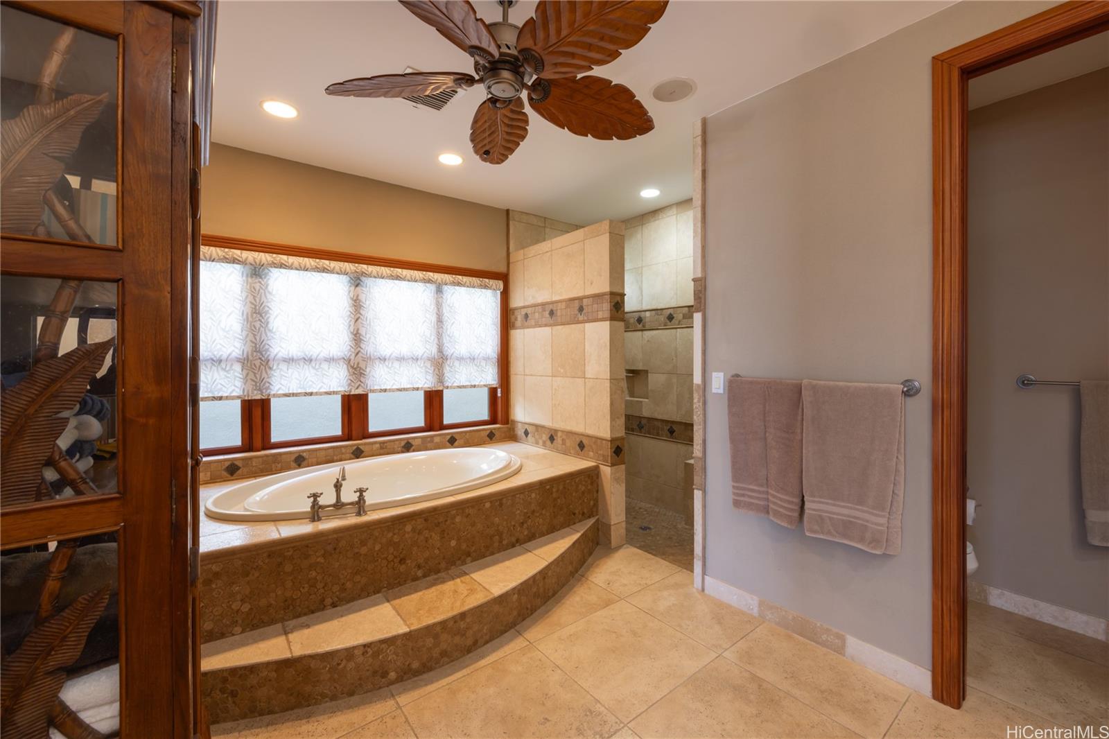 365  Portlock Rd Portlock, Hawaii Kai home - photo 12 of 25