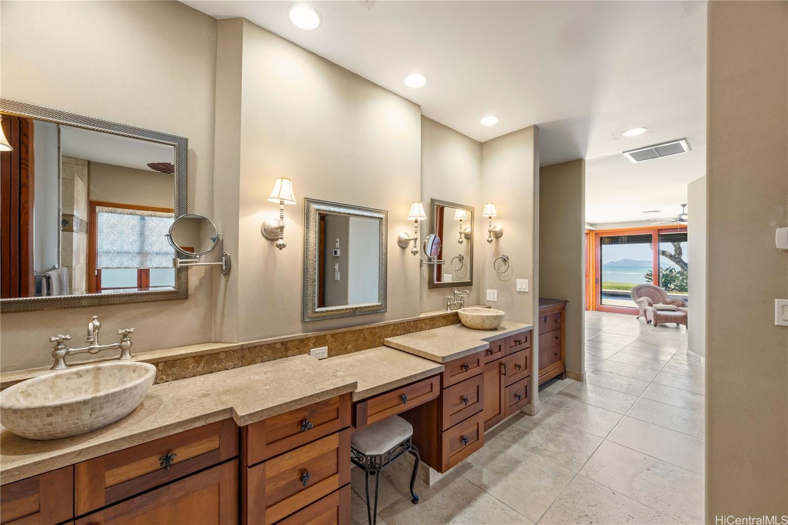 365  Portlock Rd Portlock, Hawaii Kai home - photo 13 of 25