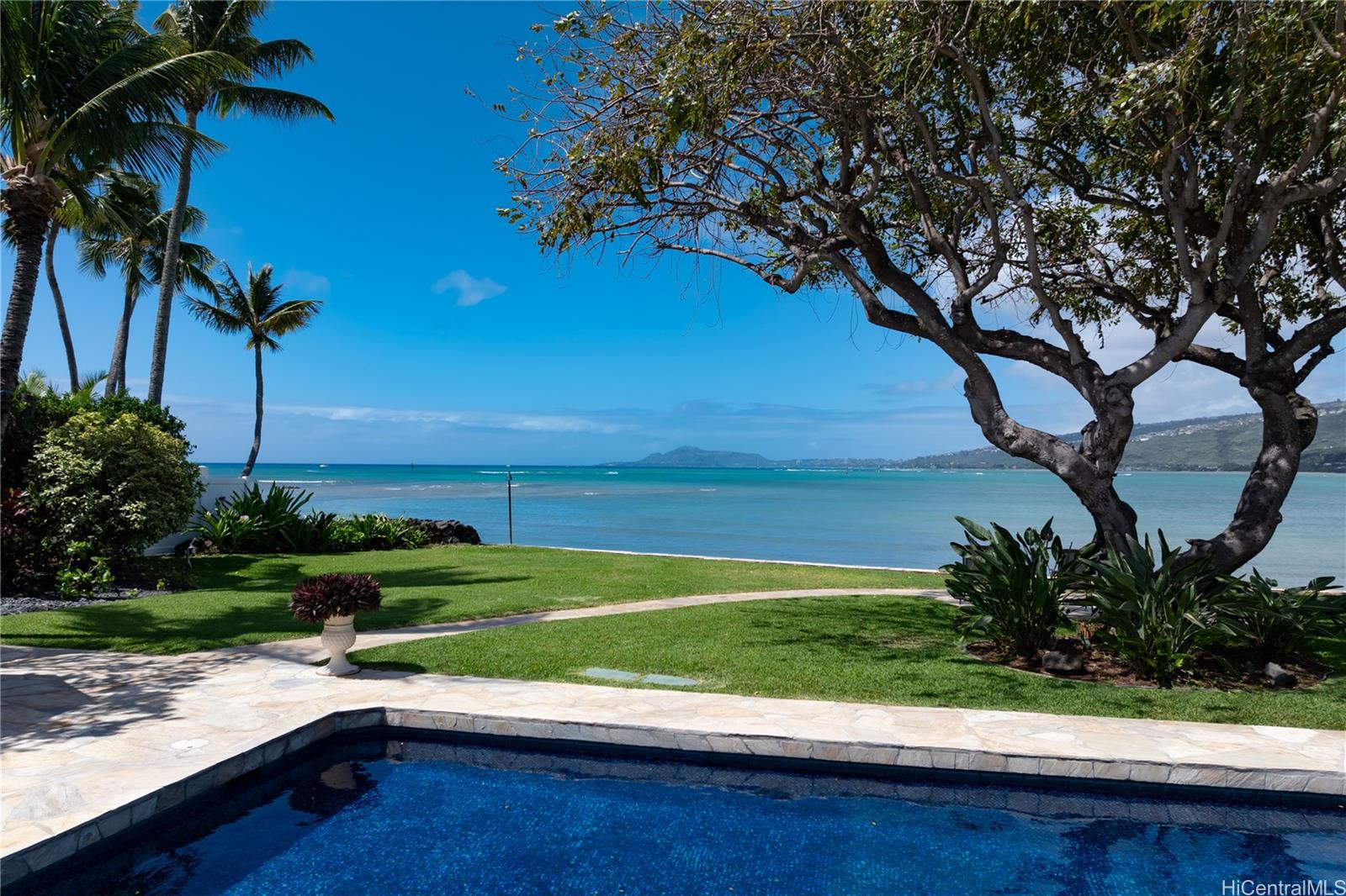 365  Portlock Rd Portlock, Hawaii Kai home - photo 19 of 25