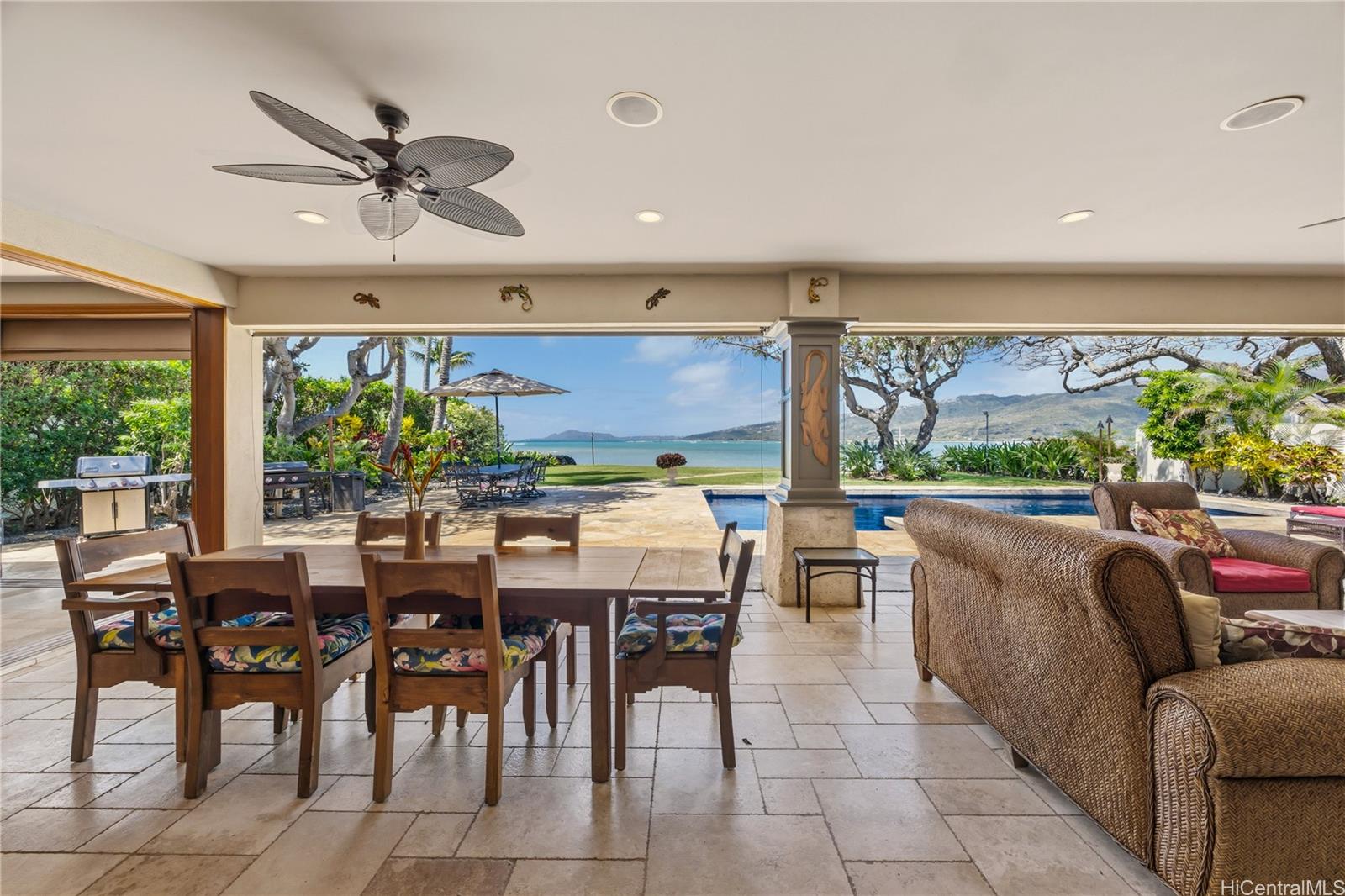 365  Portlock Rd Portlock, Hawaii Kai home - photo 3 of 25