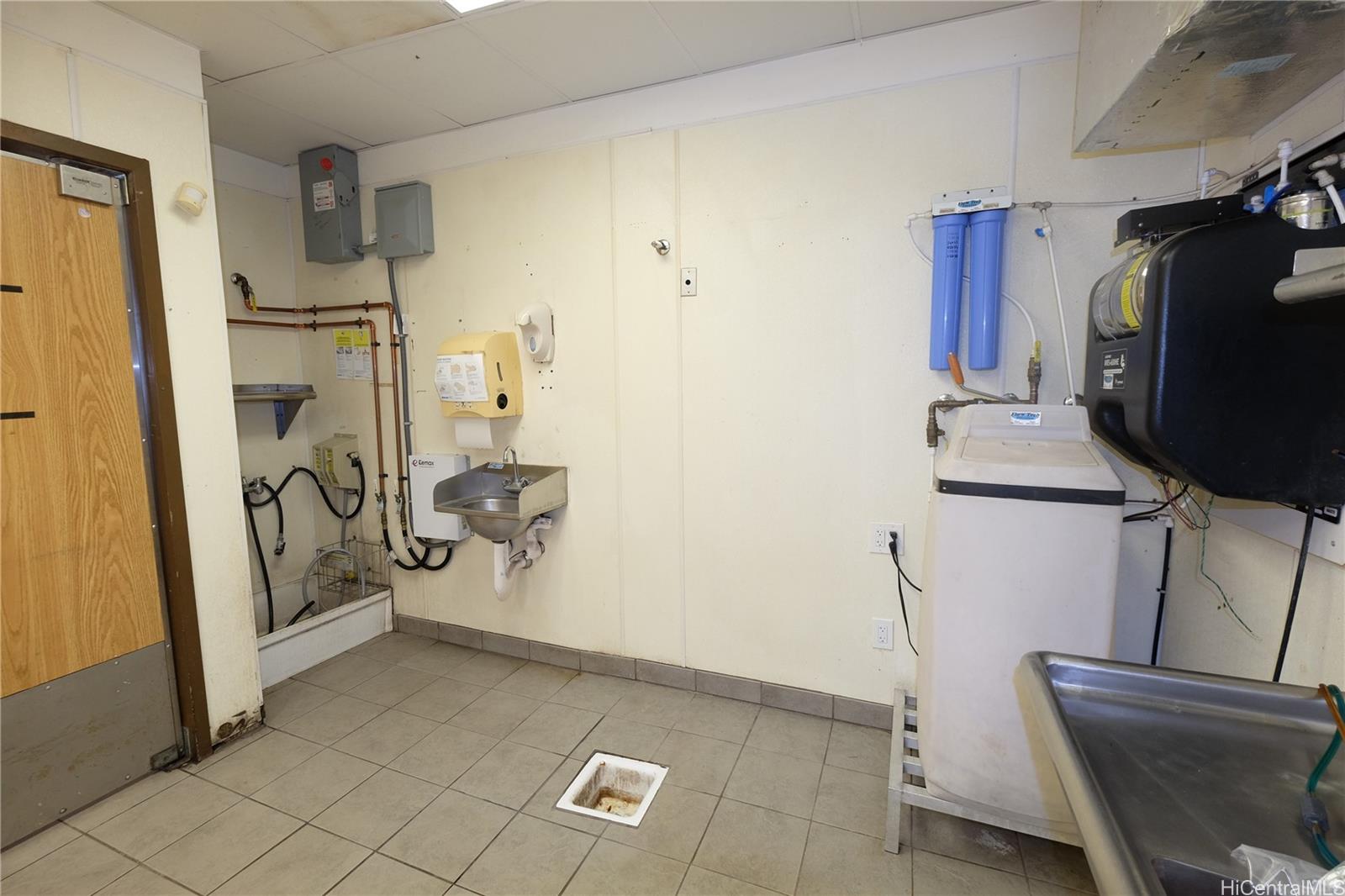 3654 Campbell Ave Honolulu Oahu commercial real estate photo13 of 24