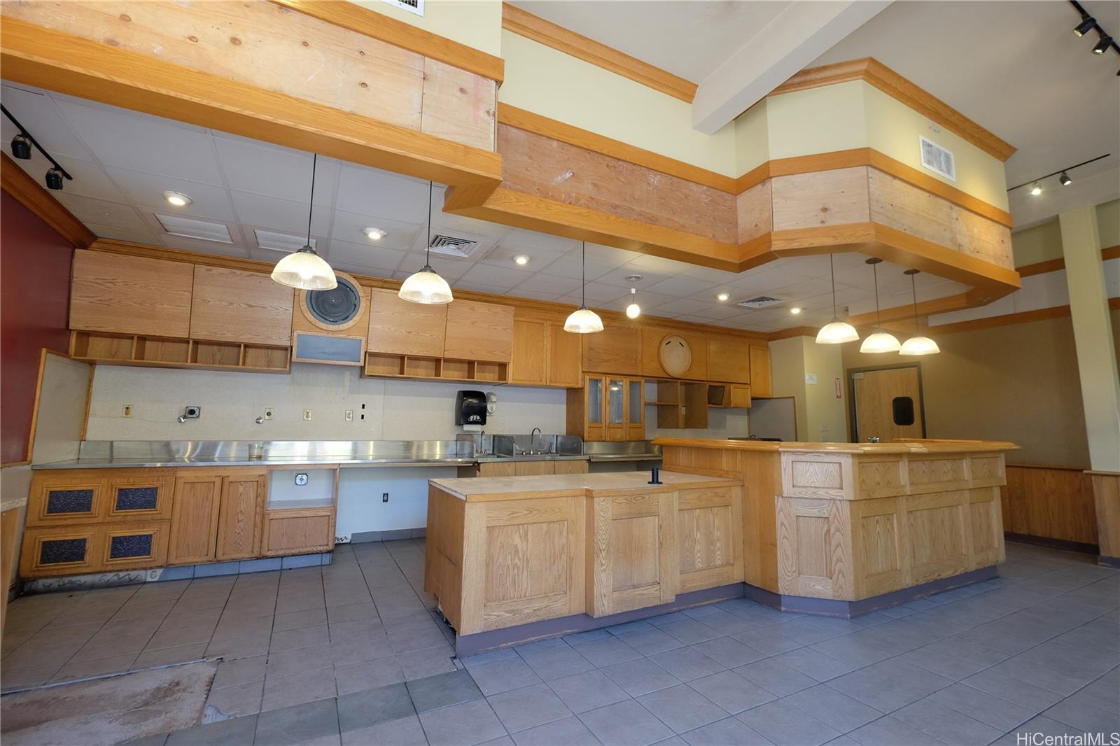 3654 Campbell Ave Honolulu Oahu commercial real estate photo3 of 24