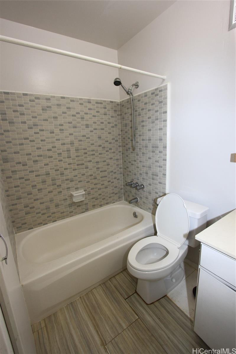 366 Waiopua Pl Honolulu - Rental - photo 7 of 12