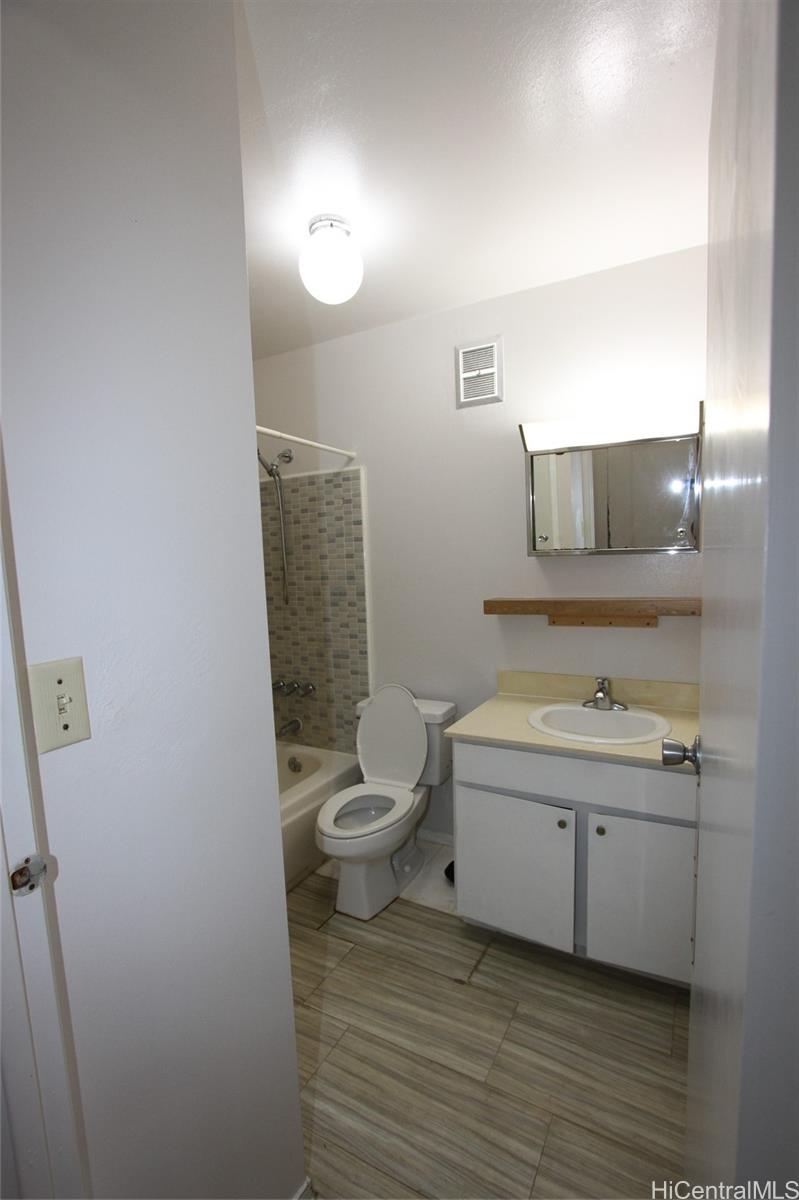 366 Waiopua Pl Honolulu - Rental - photo 8 of 12