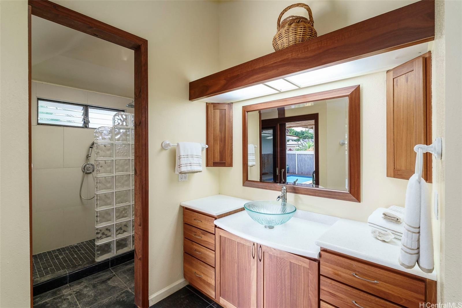 367  Kuanalu Place Laulima, Hawaii Kai home - photo 14 of 23