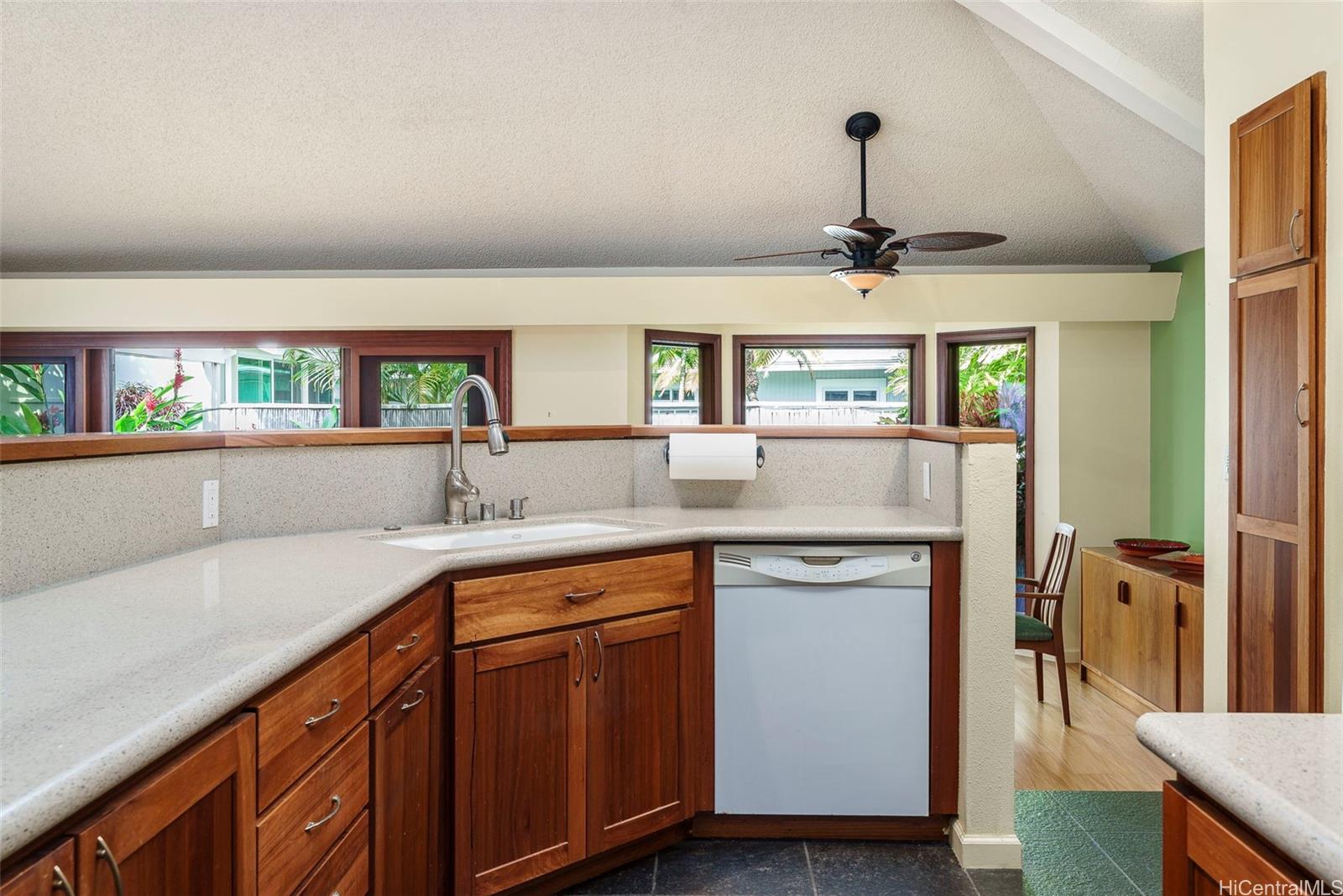 367  Kuanalu Place Laulima, Hawaii Kai home - photo 7 of 23