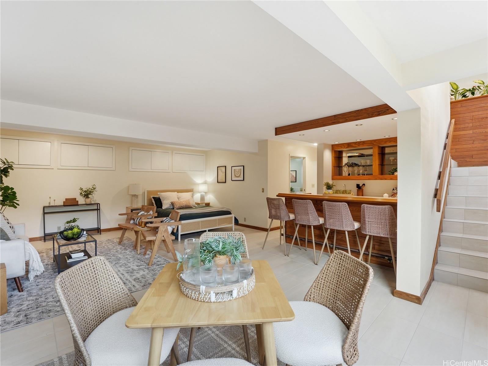 367  Mamaki Street Niu Valley, Diamond Head home - photo 17 of 25