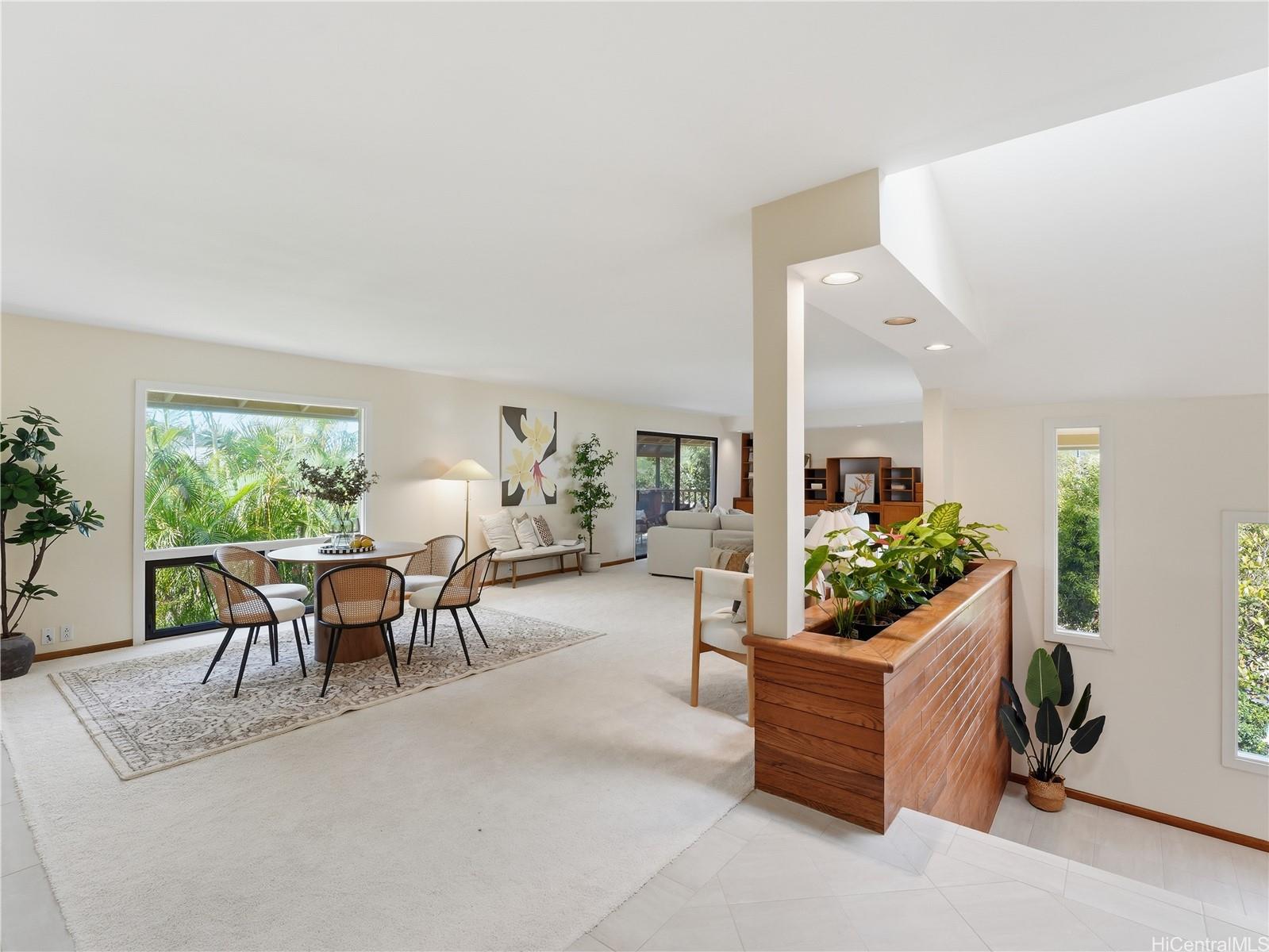 367  Mamaki Street Niu Valley, Diamond Head home - photo 3 of 25