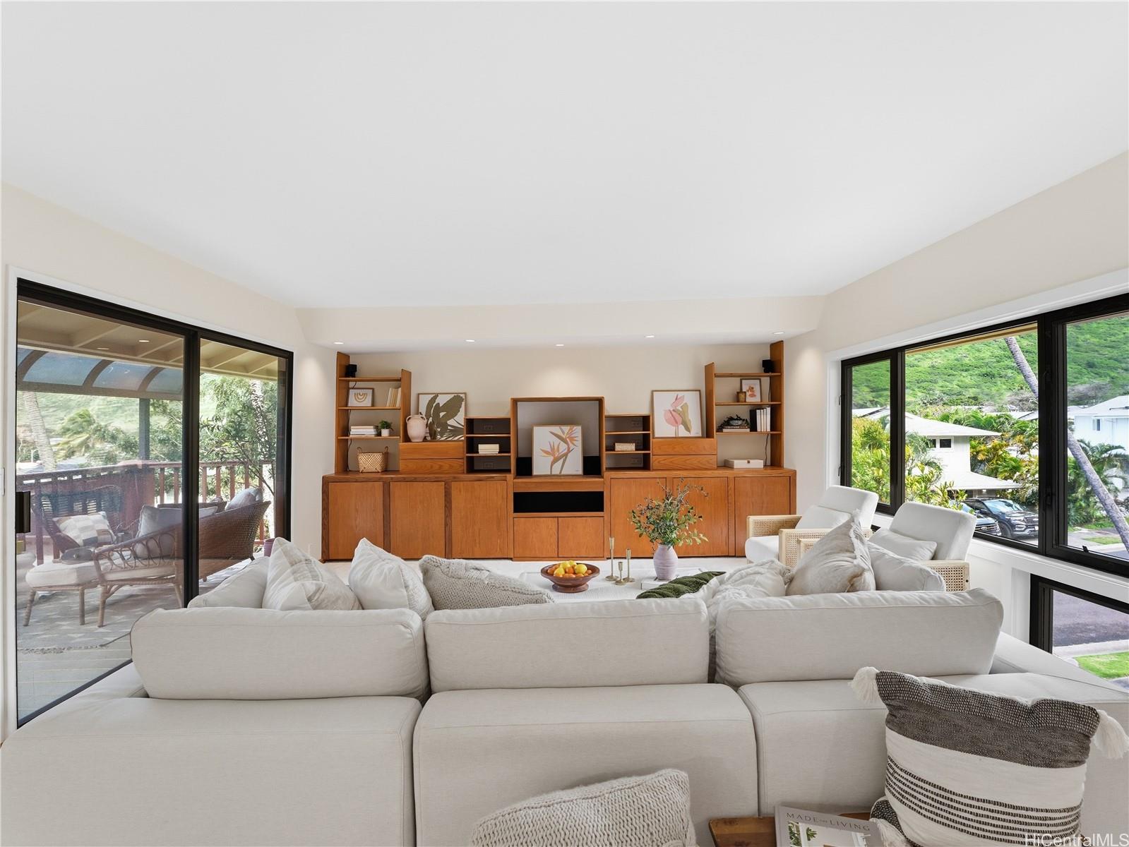 367  Mamaki Street Niu Valley, Diamond Head home - photo 4 of 25