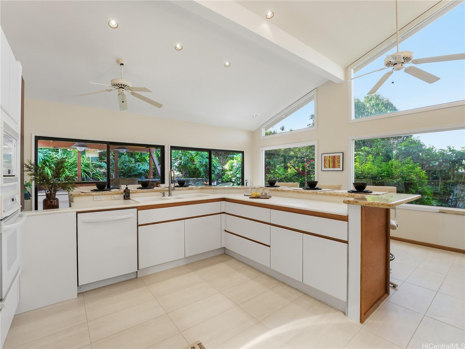 367  Mamaki Street Niu Valley, Diamond Head home - photo 6 of 25