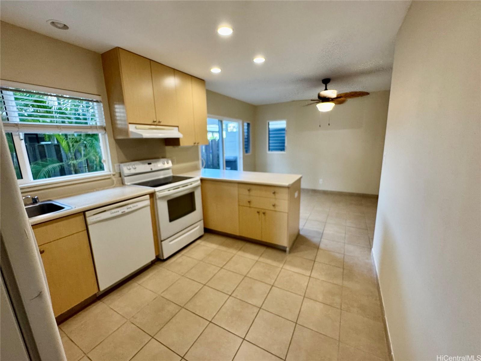 369 Opihikao Pl Honolulu - Rental - photo 11 of 25