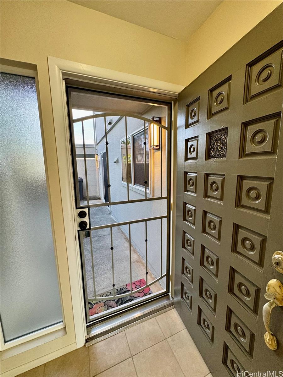 369 Opihikao Pl Honolulu - Rental - photo 6 of 25