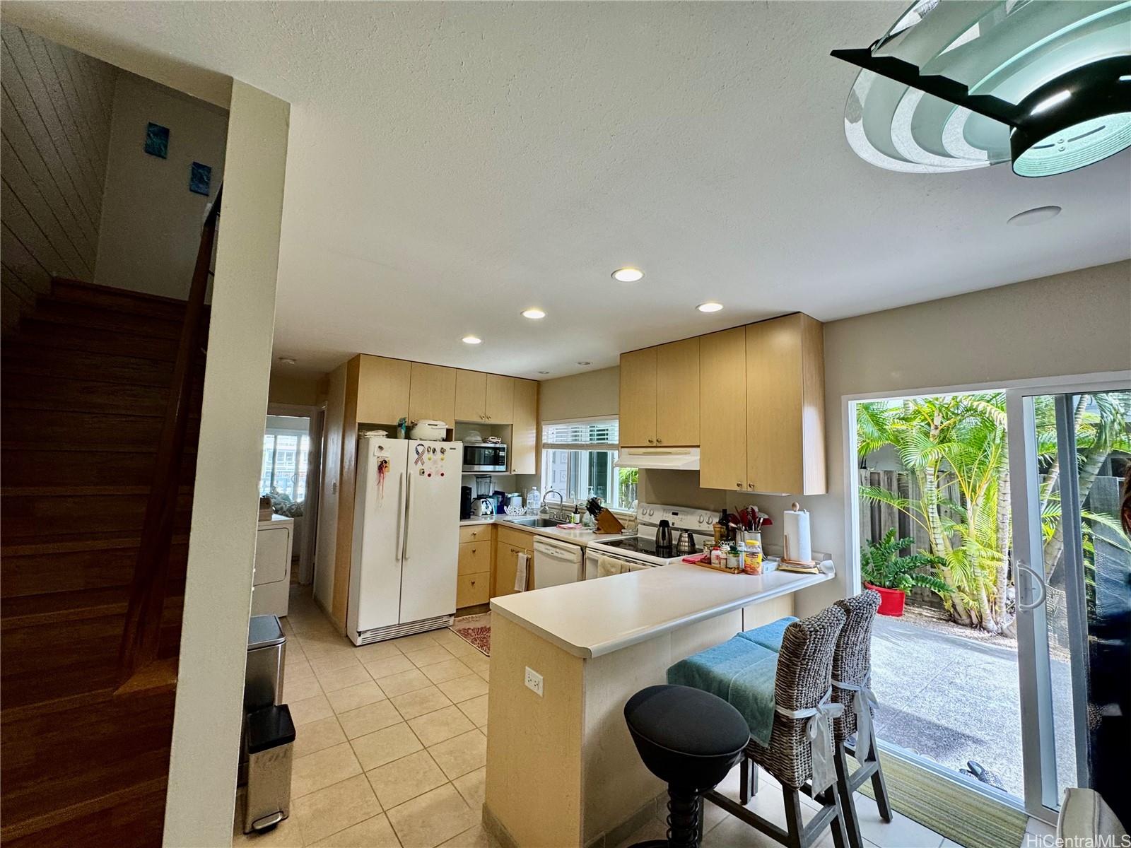 369 Opihikao Pl Honolulu - Rental - photo 7 of 22