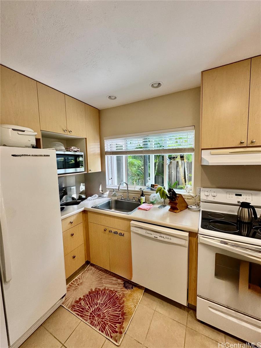 369 Opihikao Pl Honolulu - Rental - photo 8 of 22