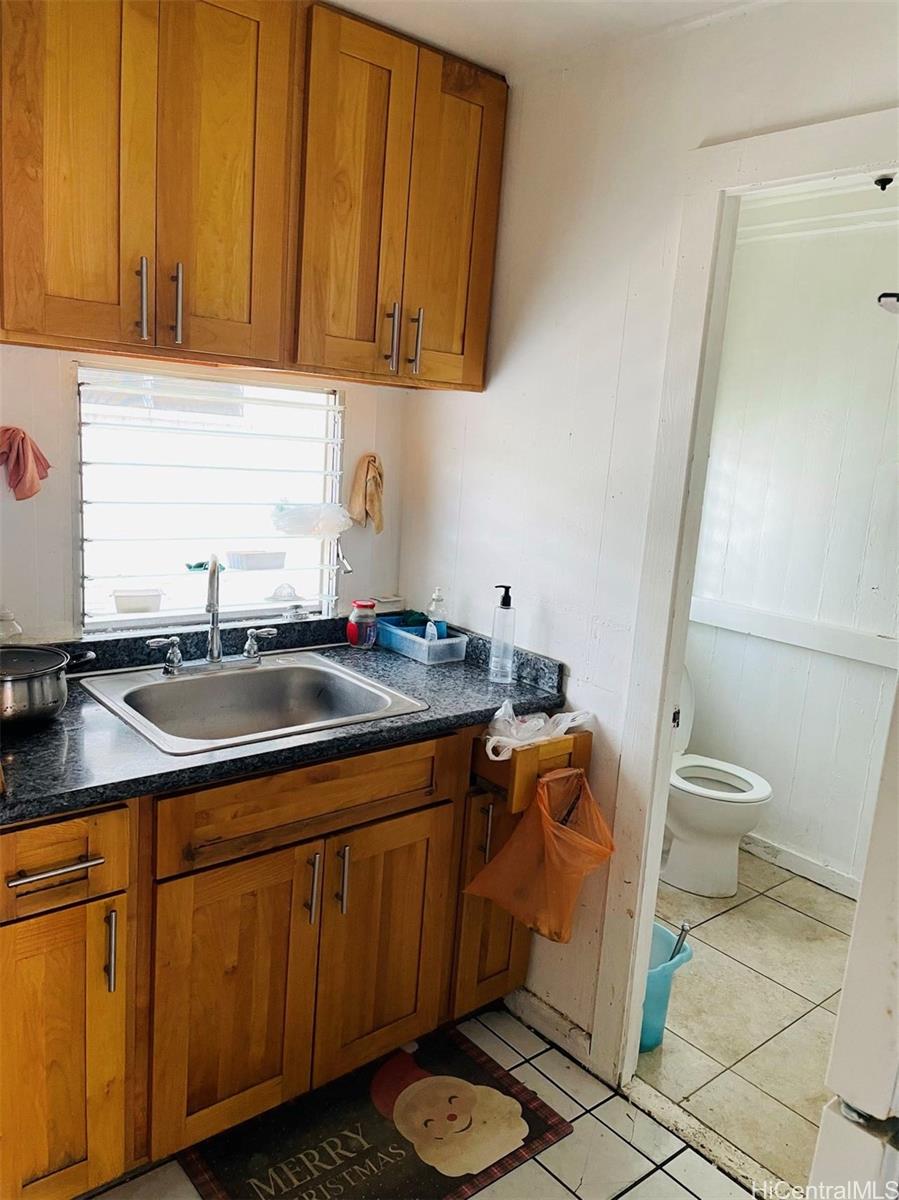 37 Kauila St Honolulu - Multi-family - photo 2 of 9