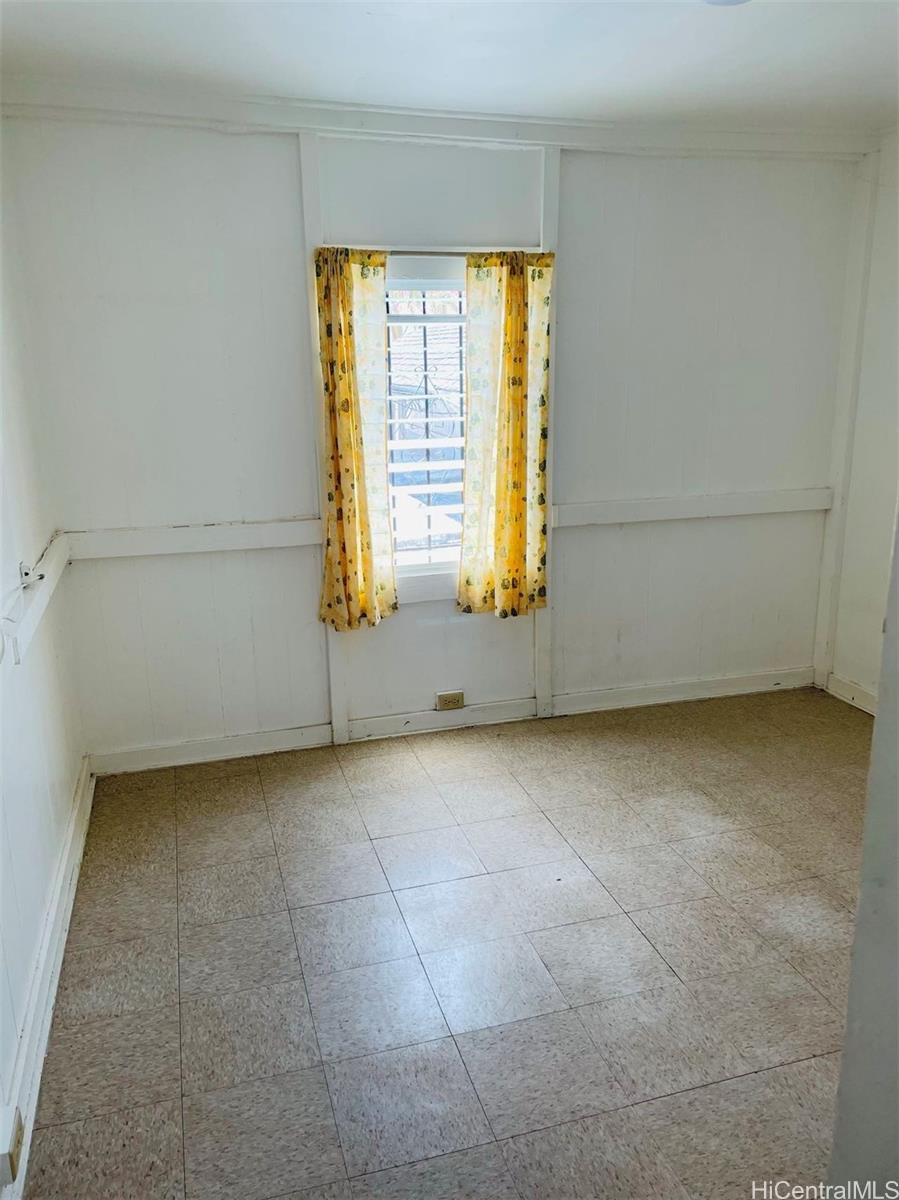 37 Kauila St Honolulu - Multi-family - photo 6 of 9