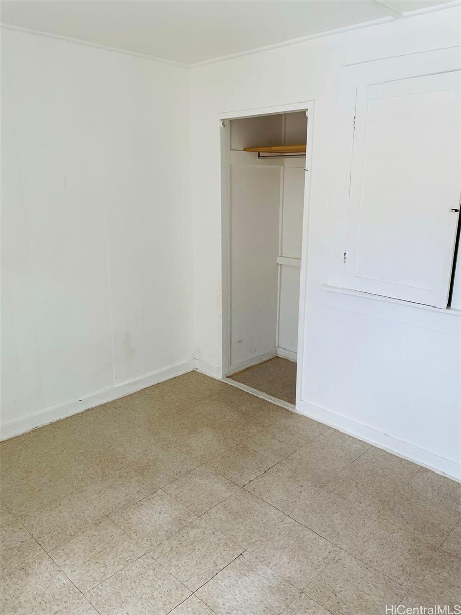 37 Kauila St Honolulu - Multi-family - photo 7 of 9