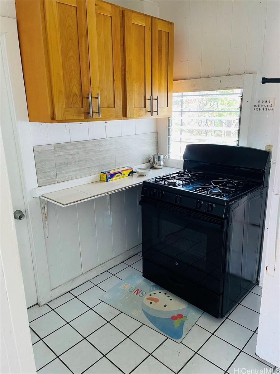 37 Kauila St Honolulu - Multi-family - photo 9 of 9