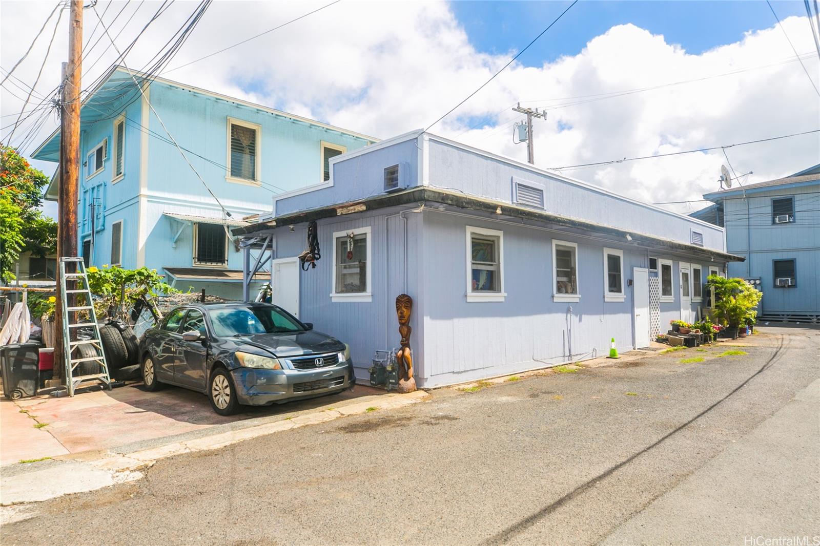 37 Kauila Street Honolulu - Multi-family - photo 3 of 12