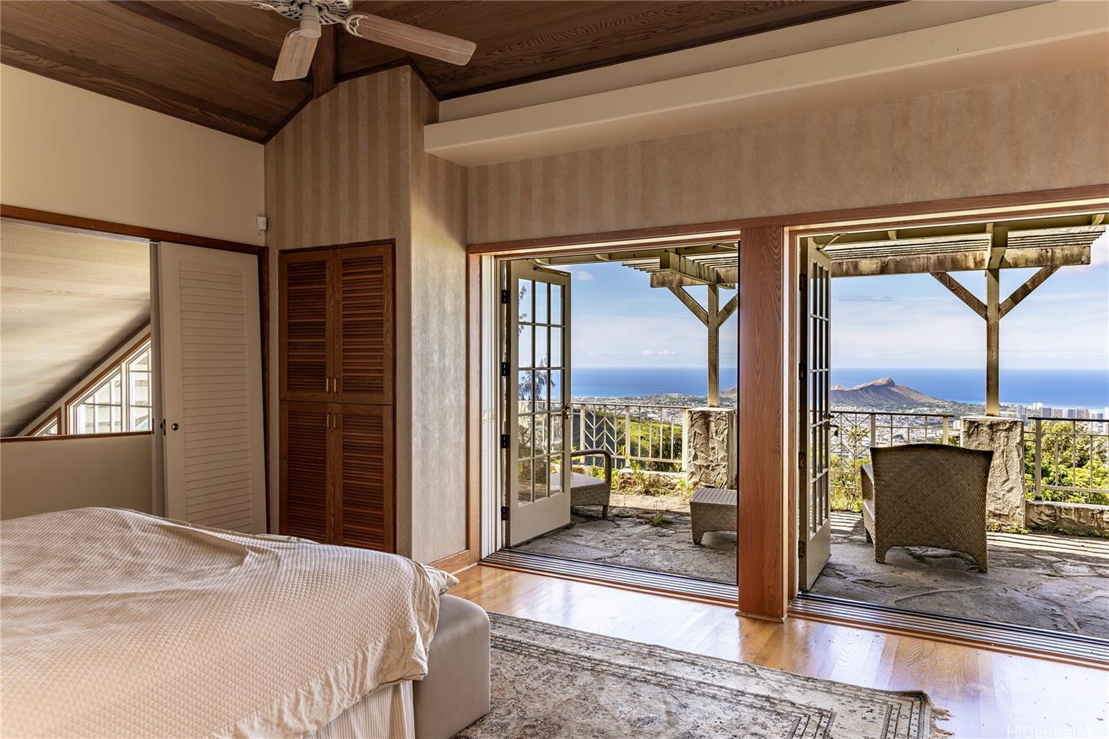 3711  Round Top Drive Tantalus, Honolulu home - photo 4 of 10