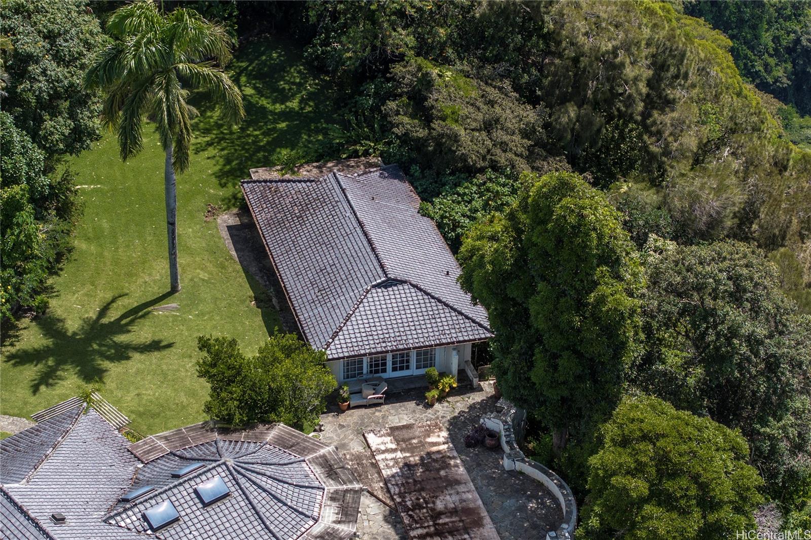 3711  Round Top Drive Tantalus, Honolulu home - photo 9 of 10