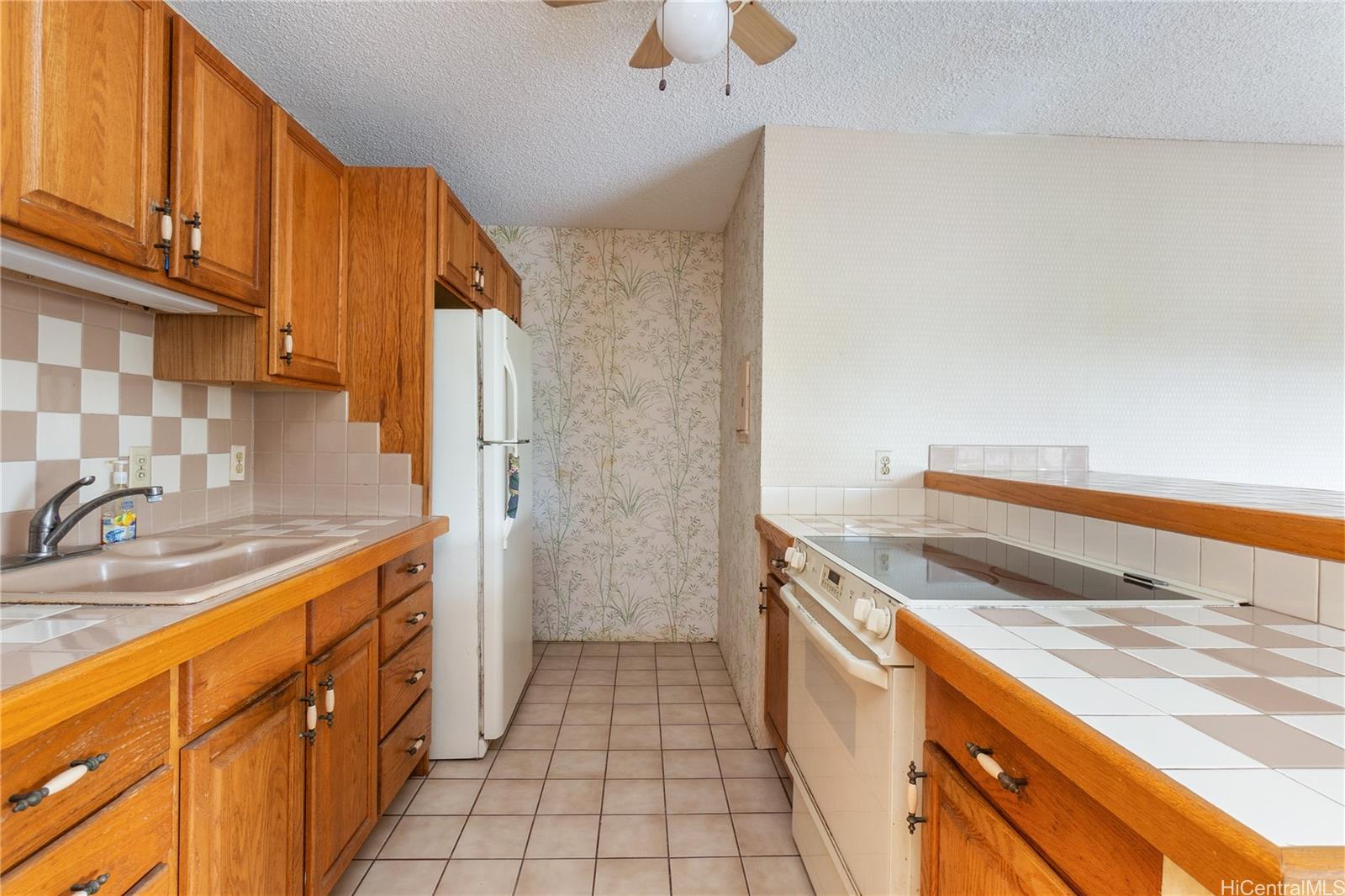 Diamond Head Sands condo # 205, Honolulu, Hawaii - photo 11 of 25