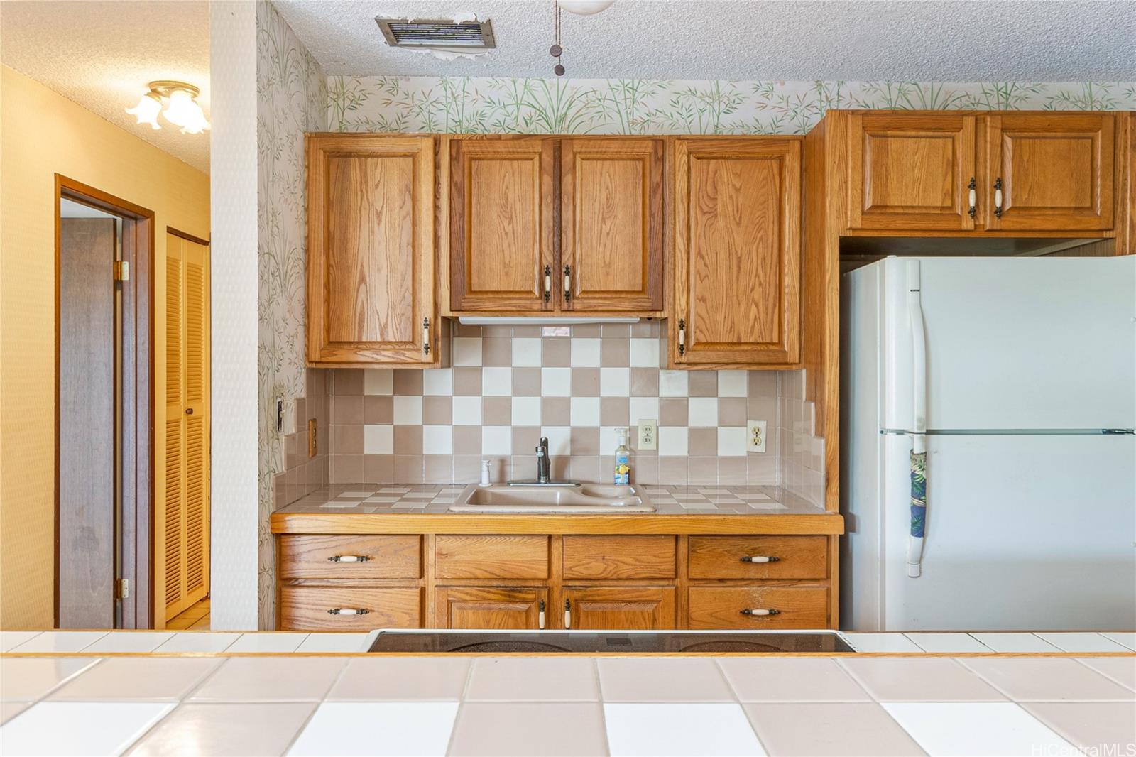 Diamond Head Sands condo # 205, Honolulu, Hawaii - photo 10 of 25