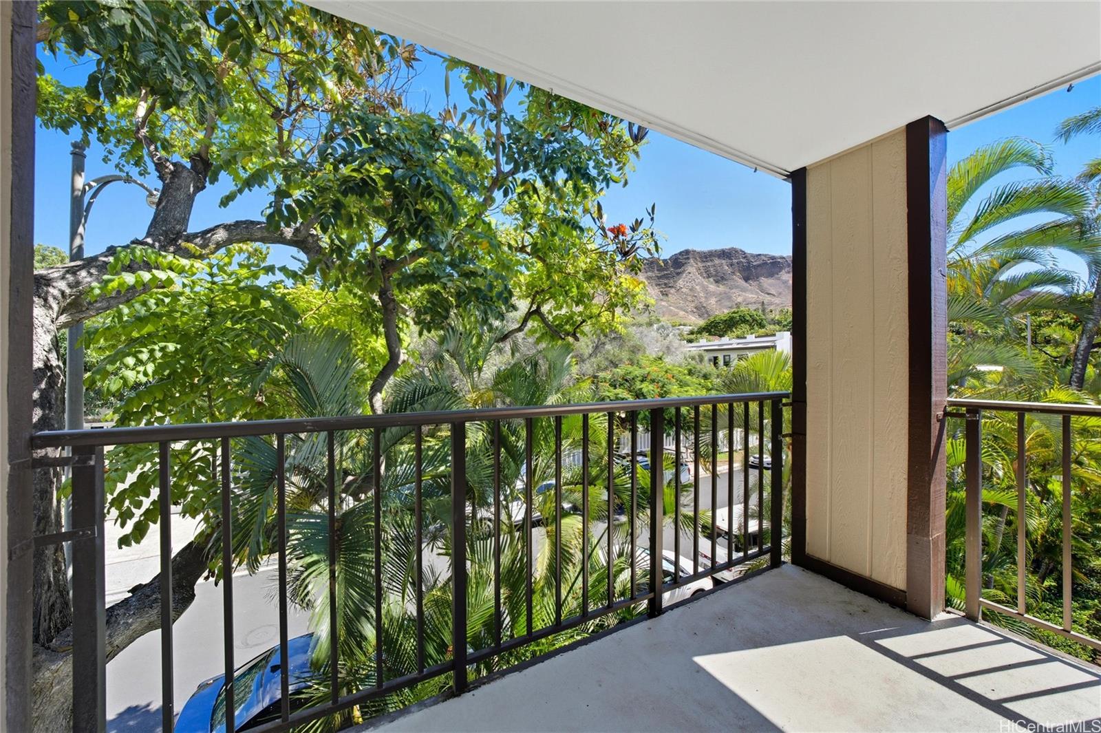 Diamond Head Sands condo # 313, Honolulu, Hawaii - photo 2 of 16