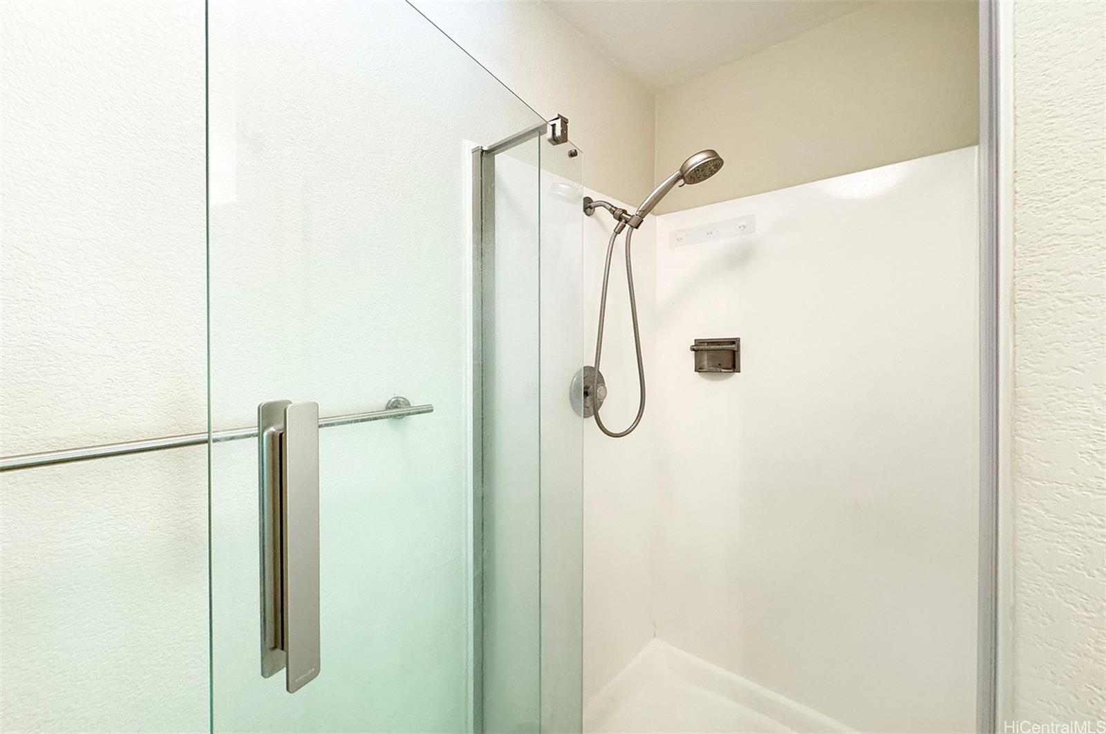 Associa townhouse # 44R, Honolulu, Hawaii - photo 11 of 12