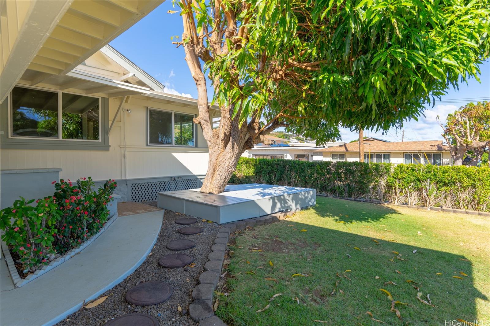 3730  Keanu Street Wilhelmina, Diamond Head home - photo 3 of 25