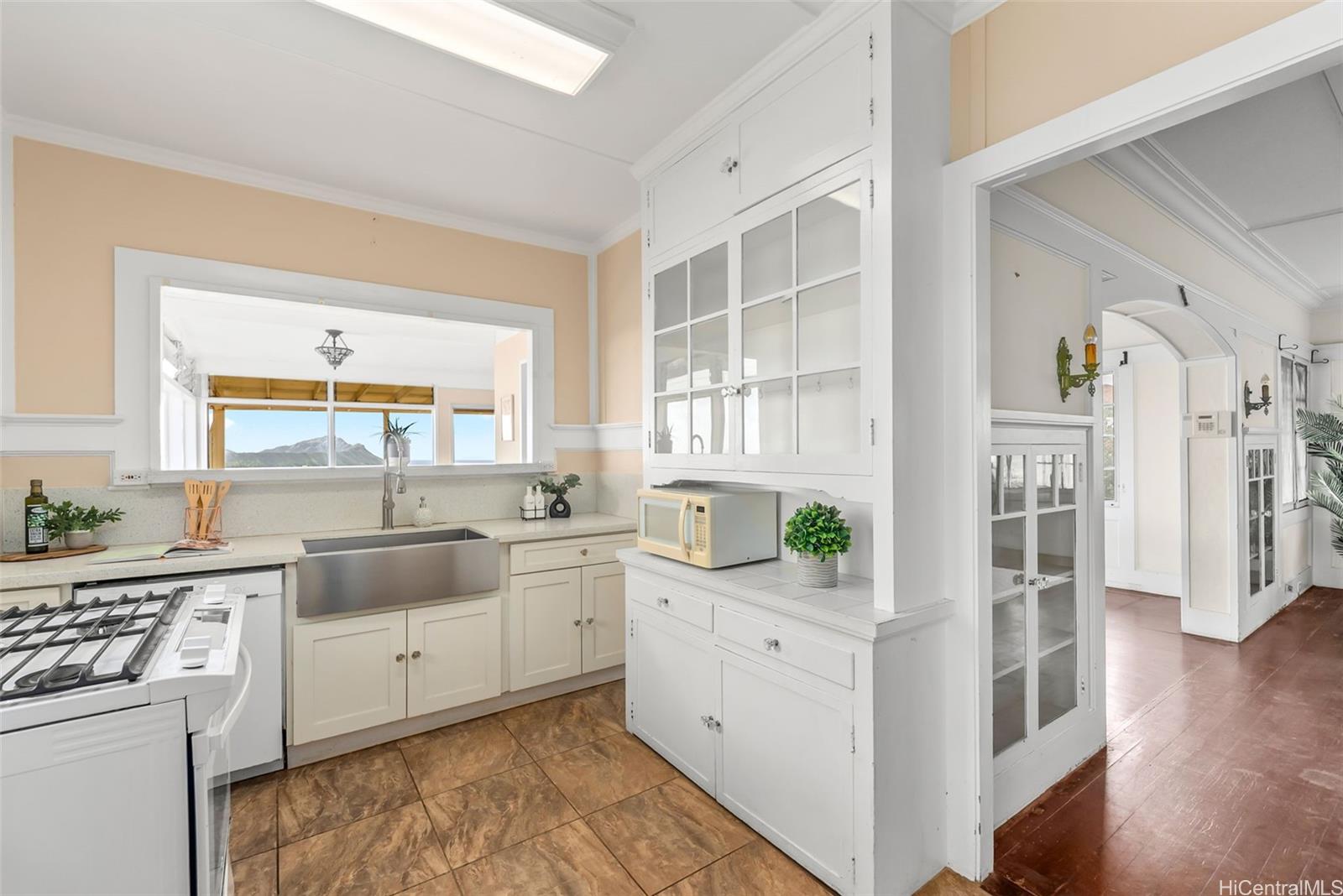 3735  Manini Way Wilhelmina, Diamond Head home - photo 6 of 22