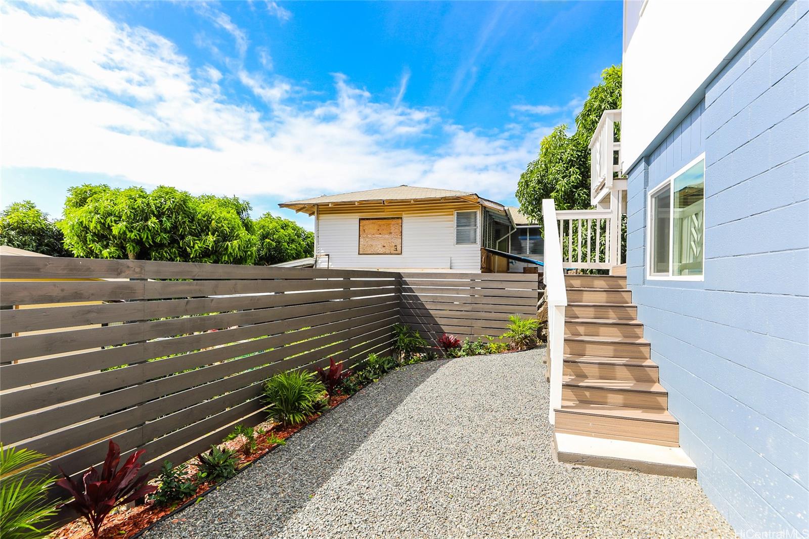 3782  Claudine Street Wilhelmina, Diamond Head home - photo 3 of 15