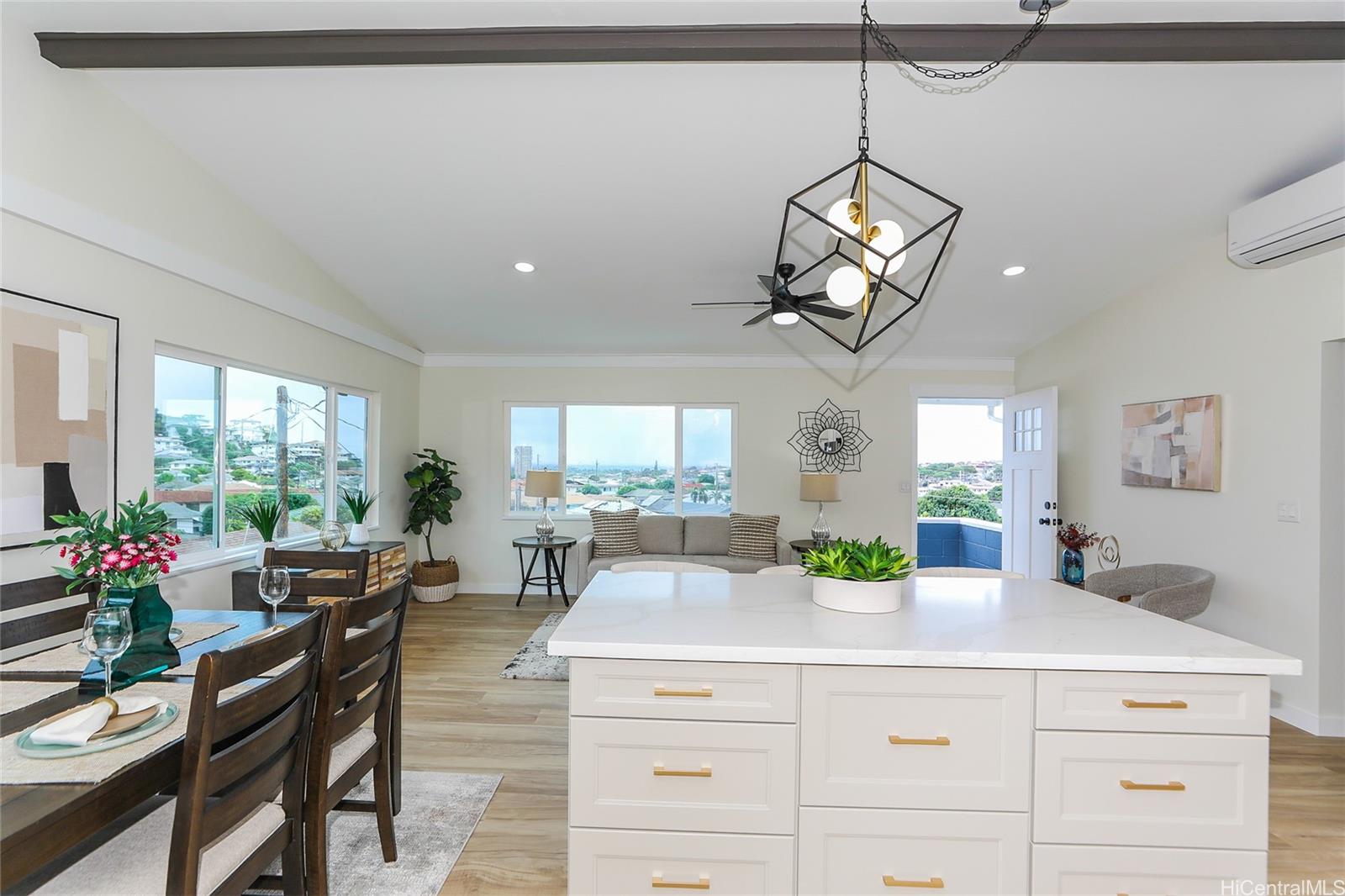 3782  Claudine Street Wilhelmina, Diamond Head home - photo 6 of 15